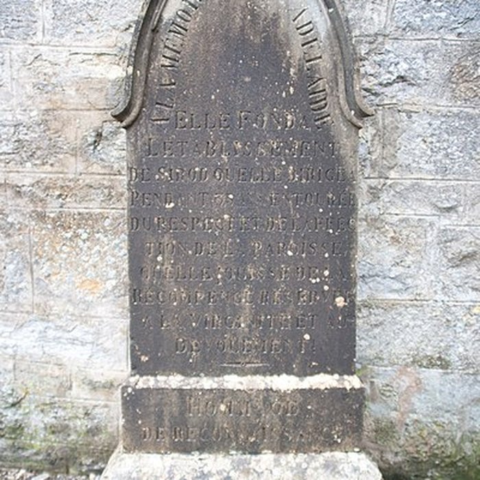 Photo de Église Saint-Étienne de Sirod et croix