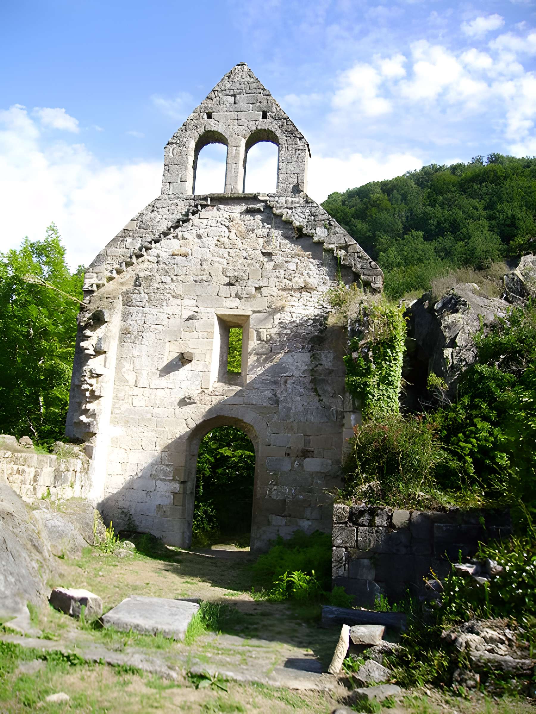 Église Saint-Étienne-de-Braguse de Gimel-les-Cascades