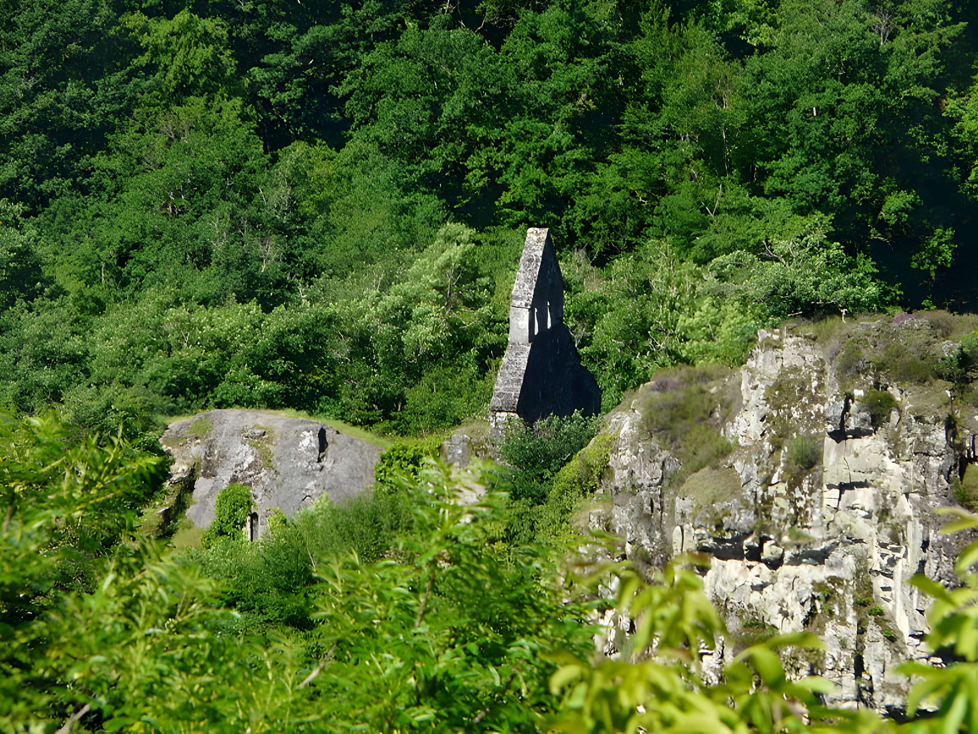 Église Saint-Étienne-de-Braguse de Gimel-les-Cascades