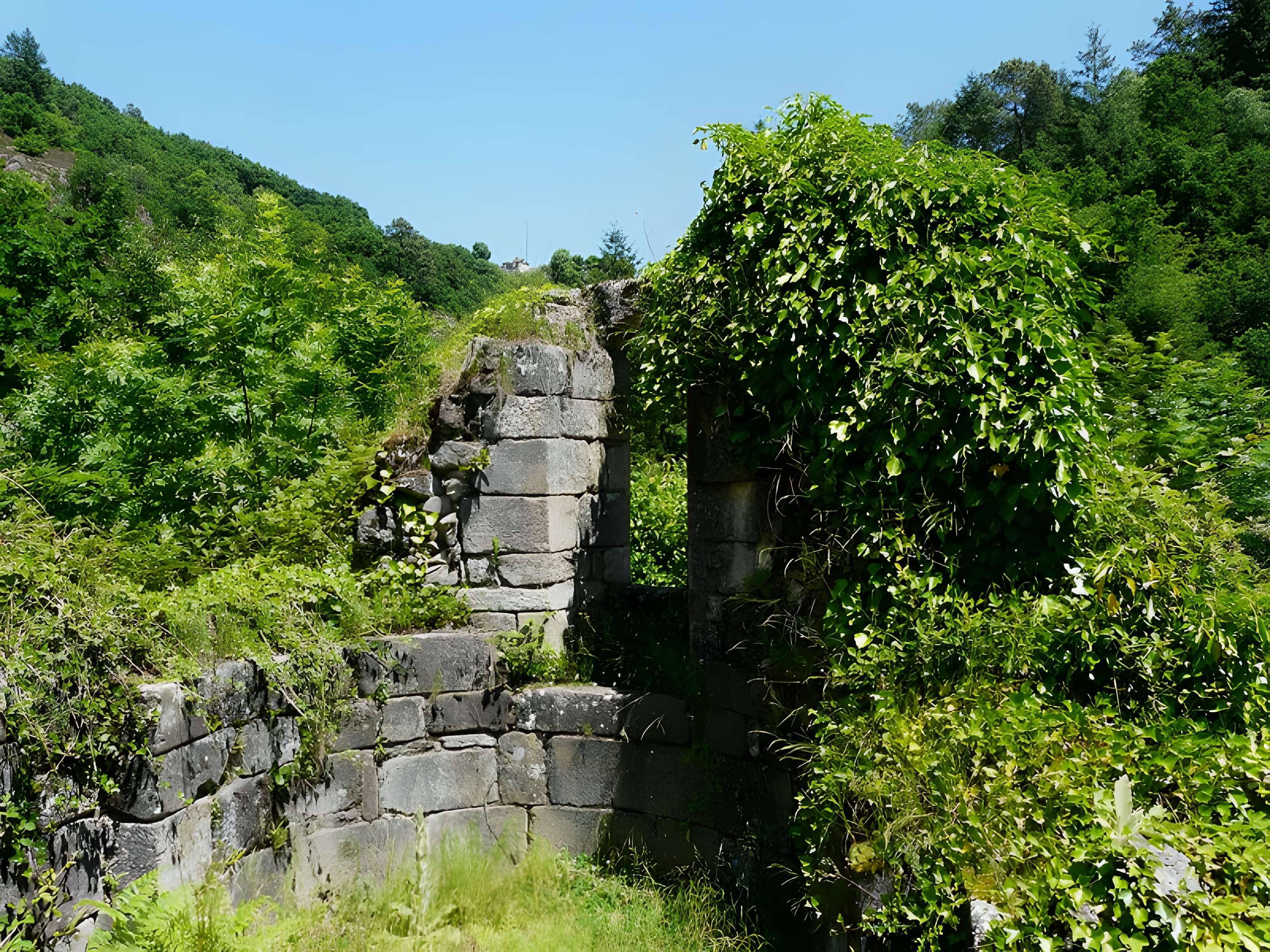 Église Saint-Étienne-de-Braguse de Gimel-les-Cascades