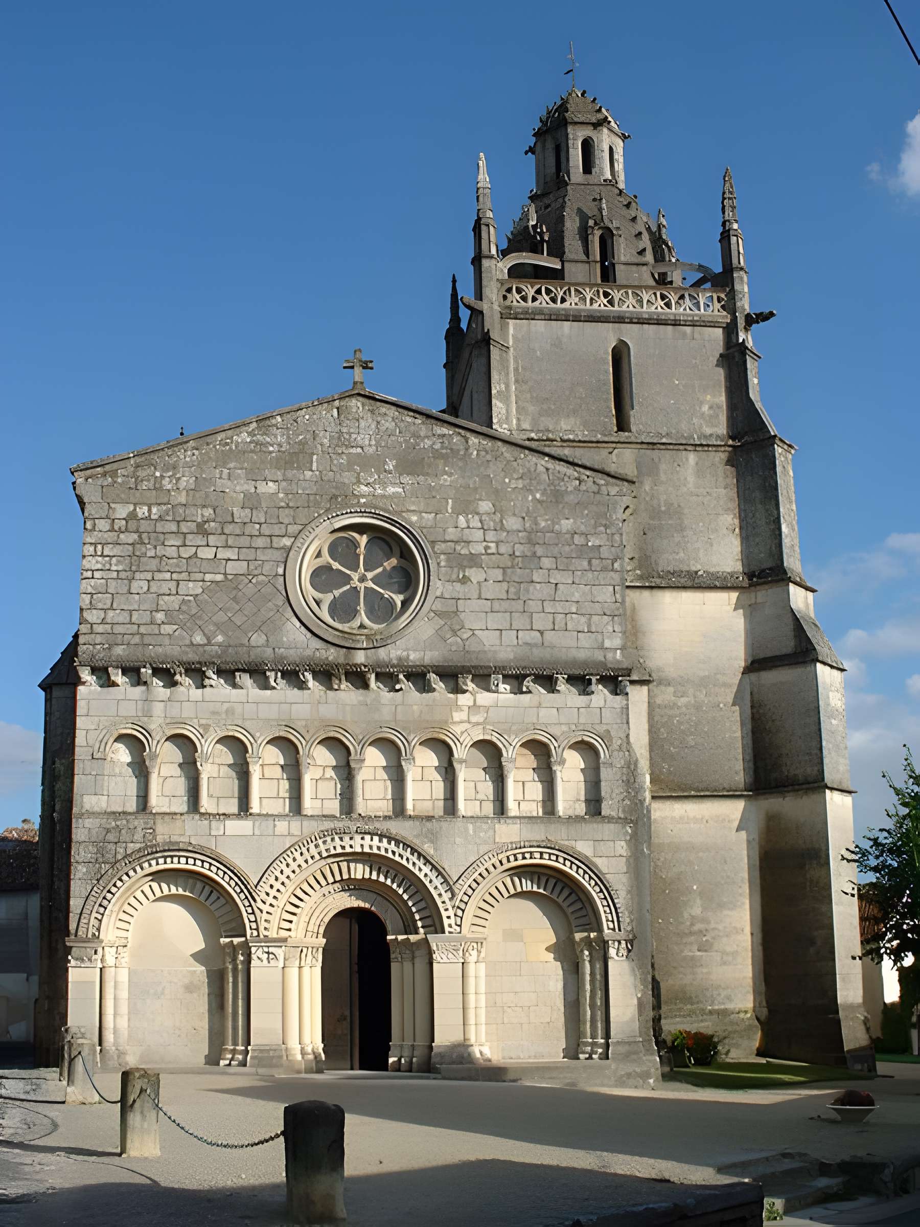 Église Saint-Fortunat de Saint-Fort-sur-Gironde