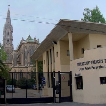 Église Saint-François de la Pierre-Rouge, de lenclos Saint-François et enclos Saint-François de la Pierre-Rouge