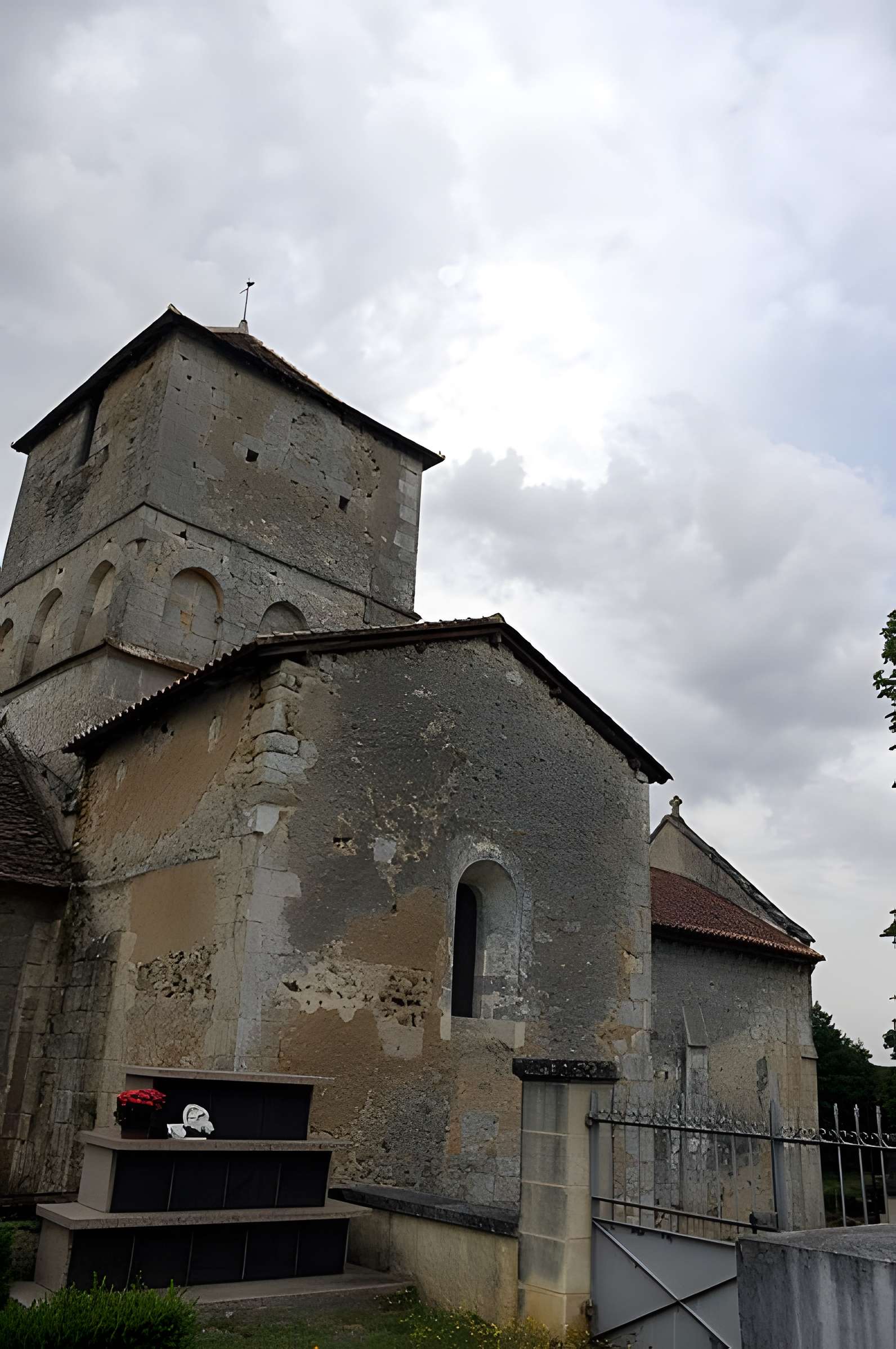 Église Saint-Front de Saint-Front-sur-Nizonne