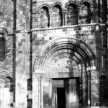 Église Saint-Genès de Châteaumeillant