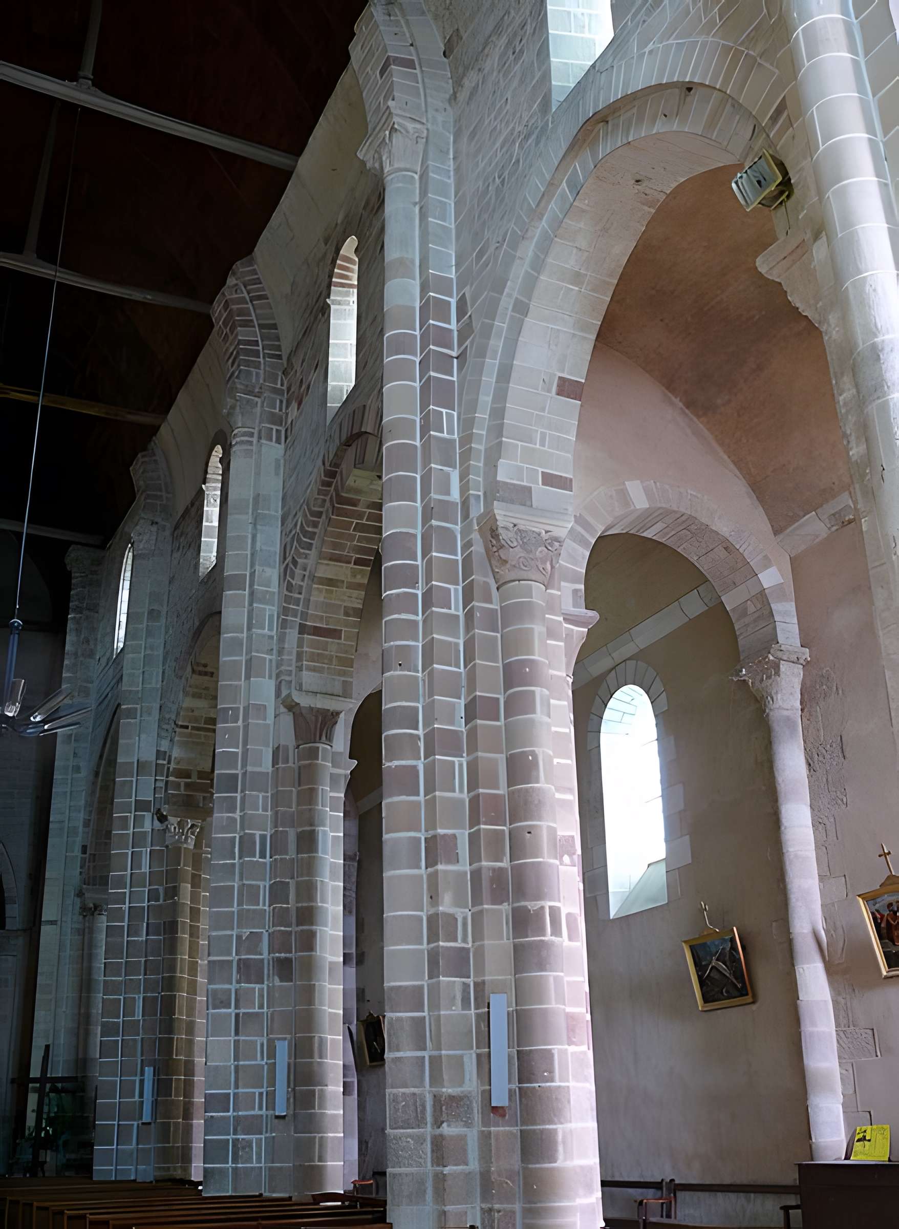 Église Saint-Genès de Châteaumeillant