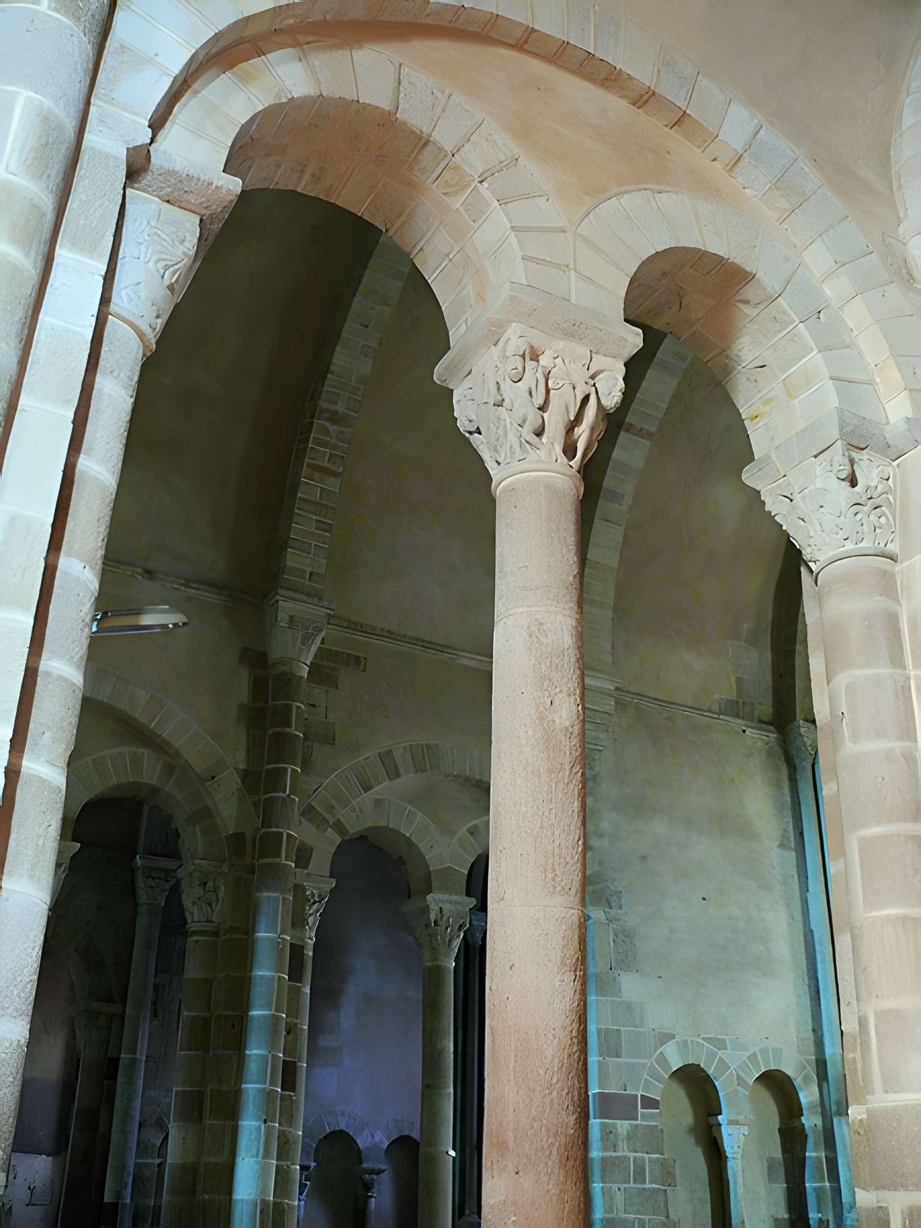 Église Saint-Genès de Châteaumeillant