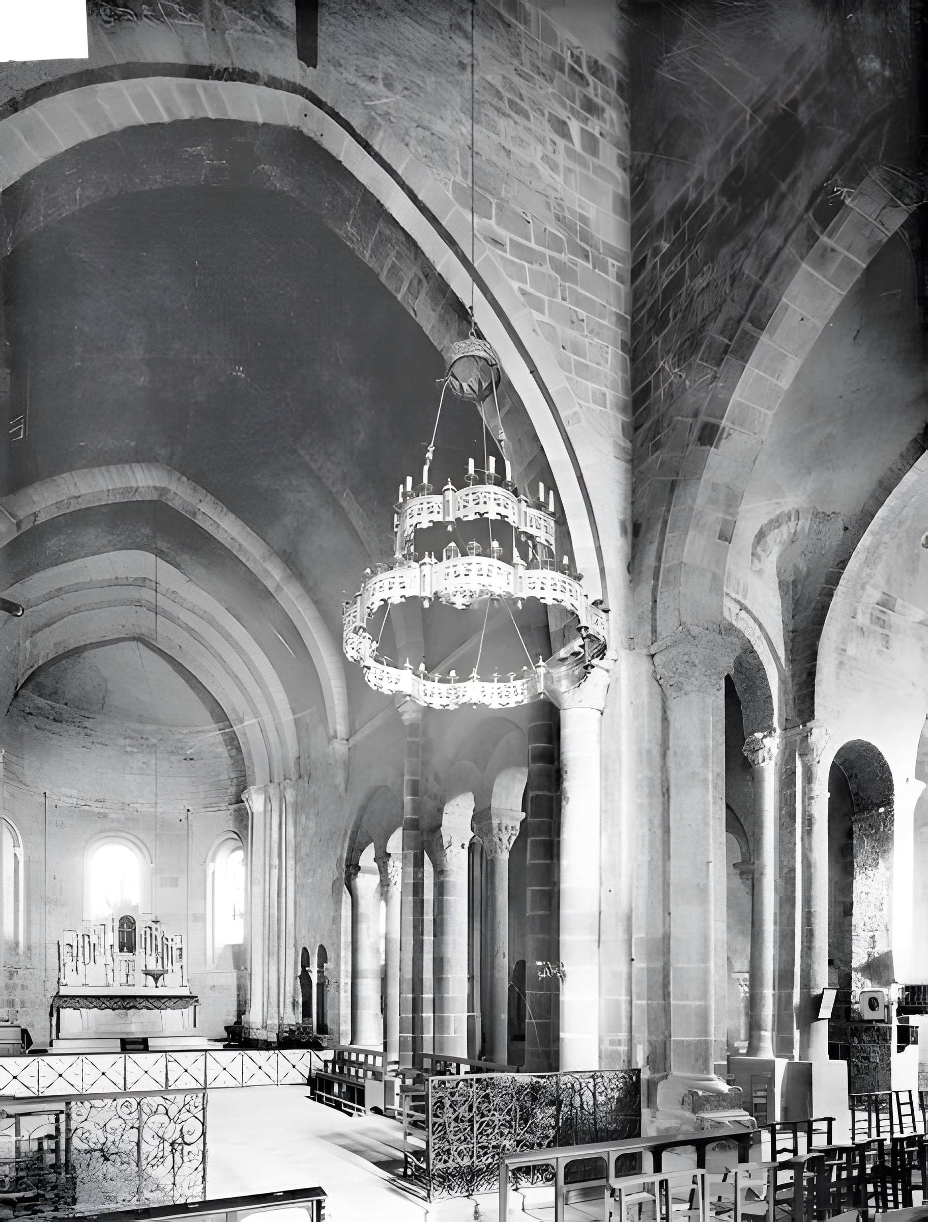 Église Saint-Genès de Châteaumeillant