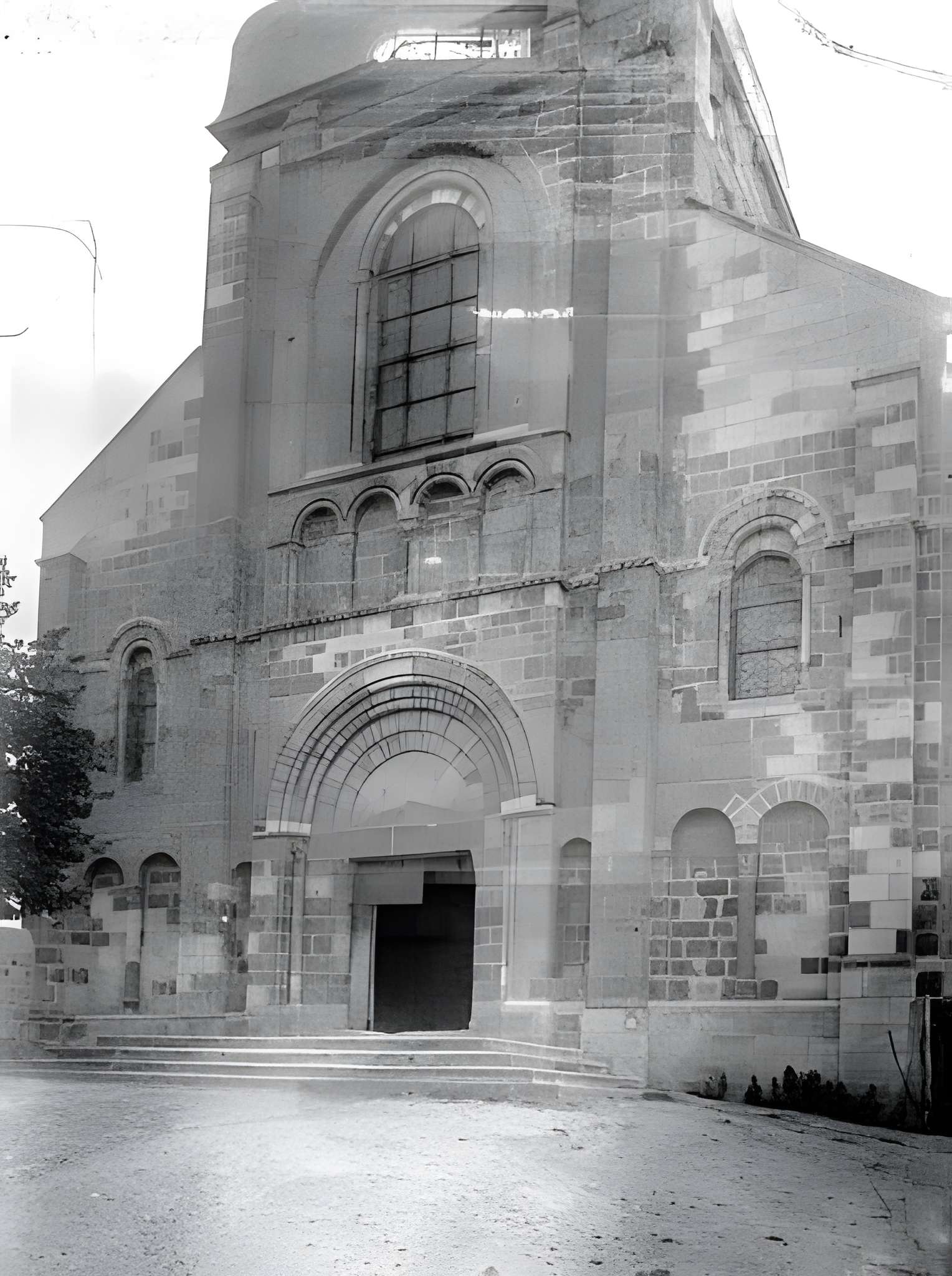 Église Saint-Genès de Châteaumeillant