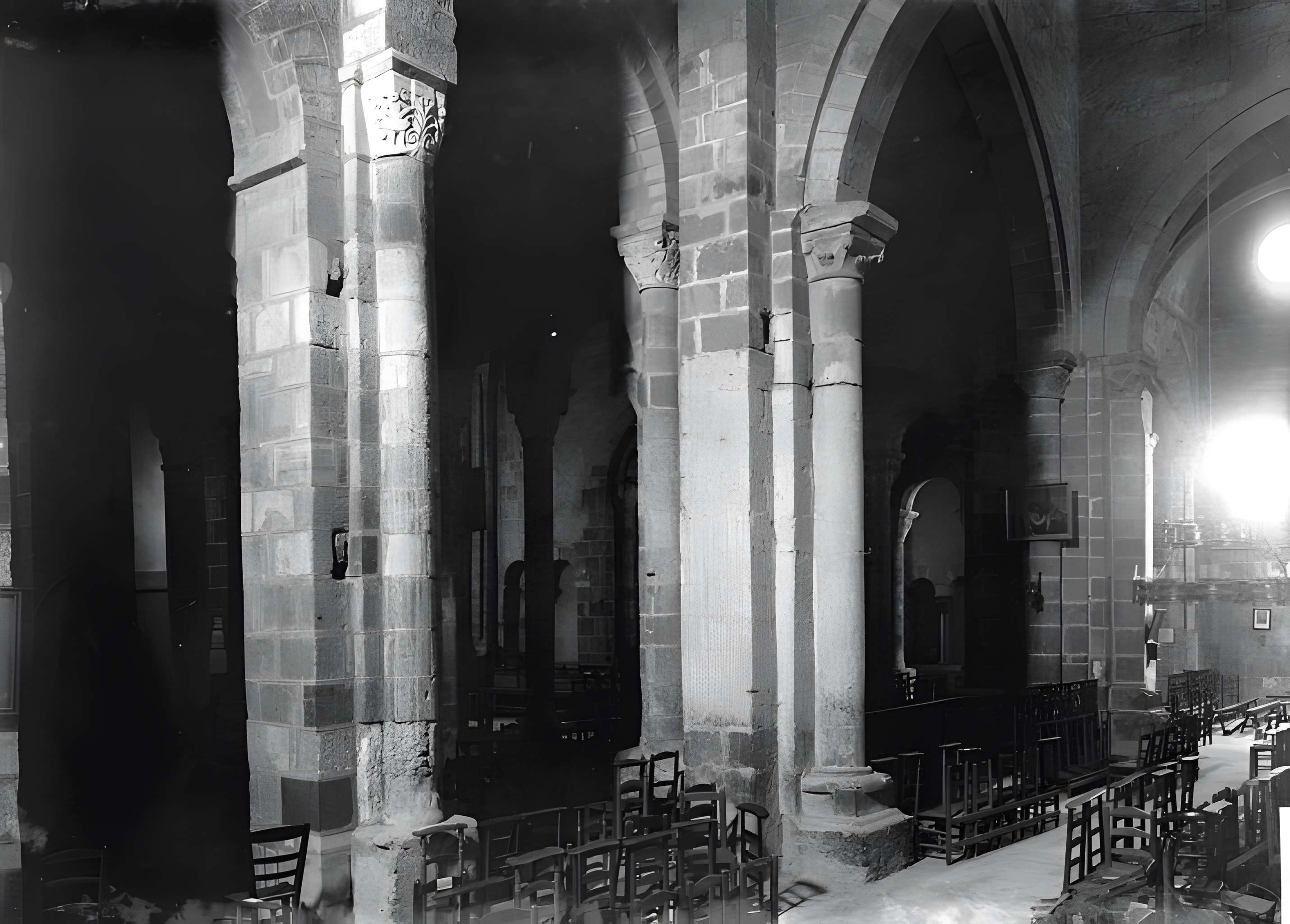 Église Saint-Genès de Châteaumeillant