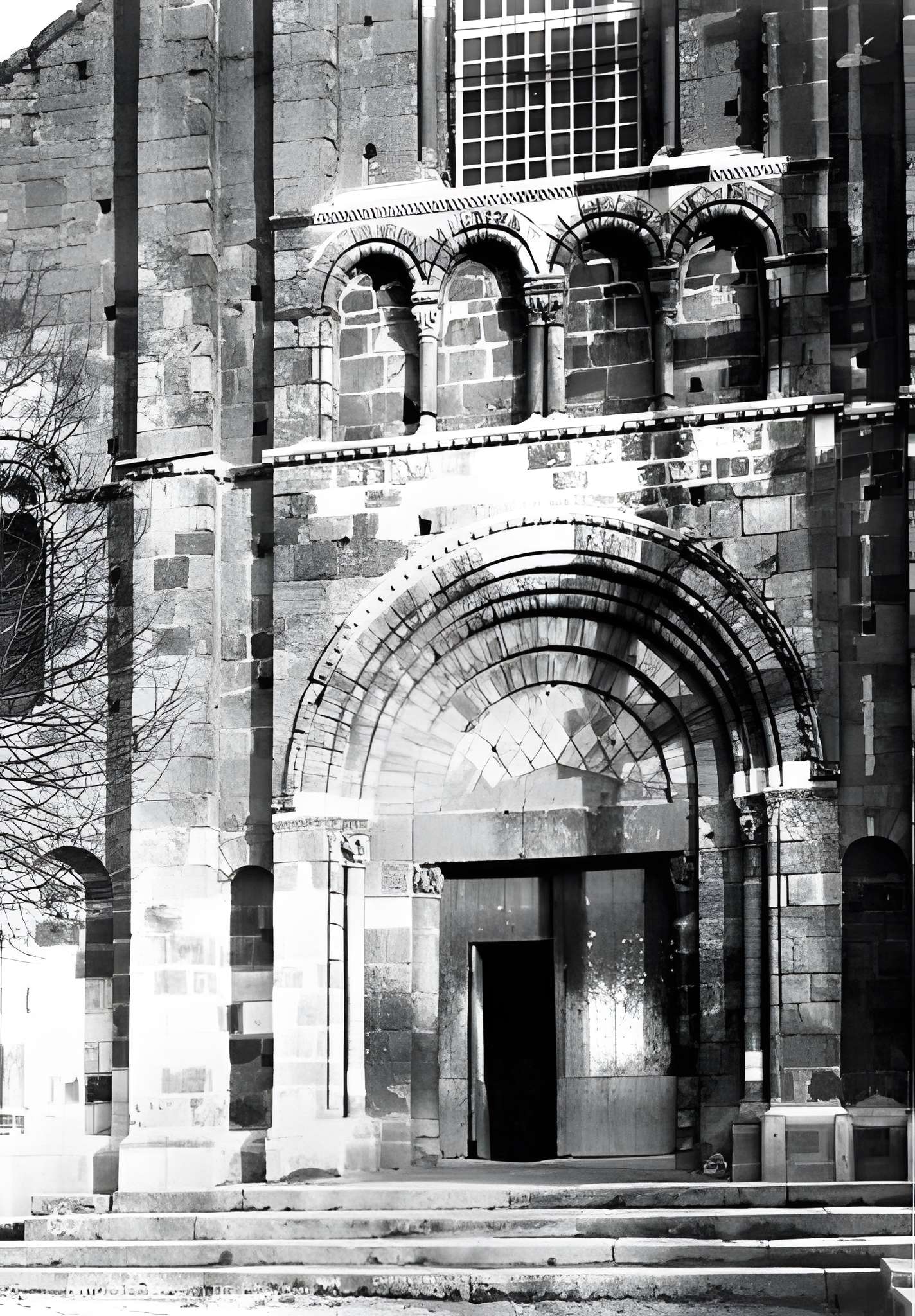 Église Saint-Genès de Châteaumeillant