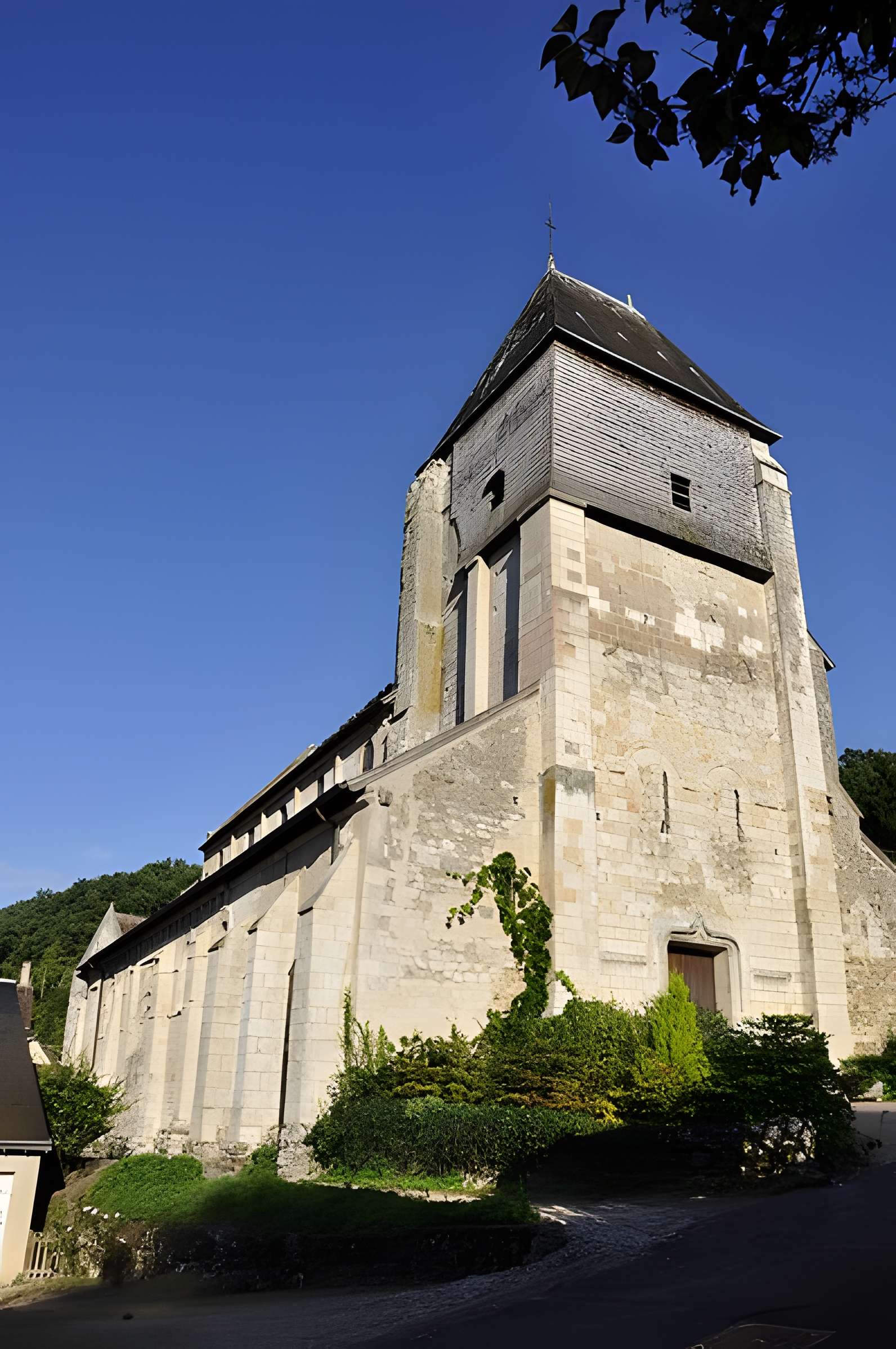 Église Saint-Genest de Lavardin