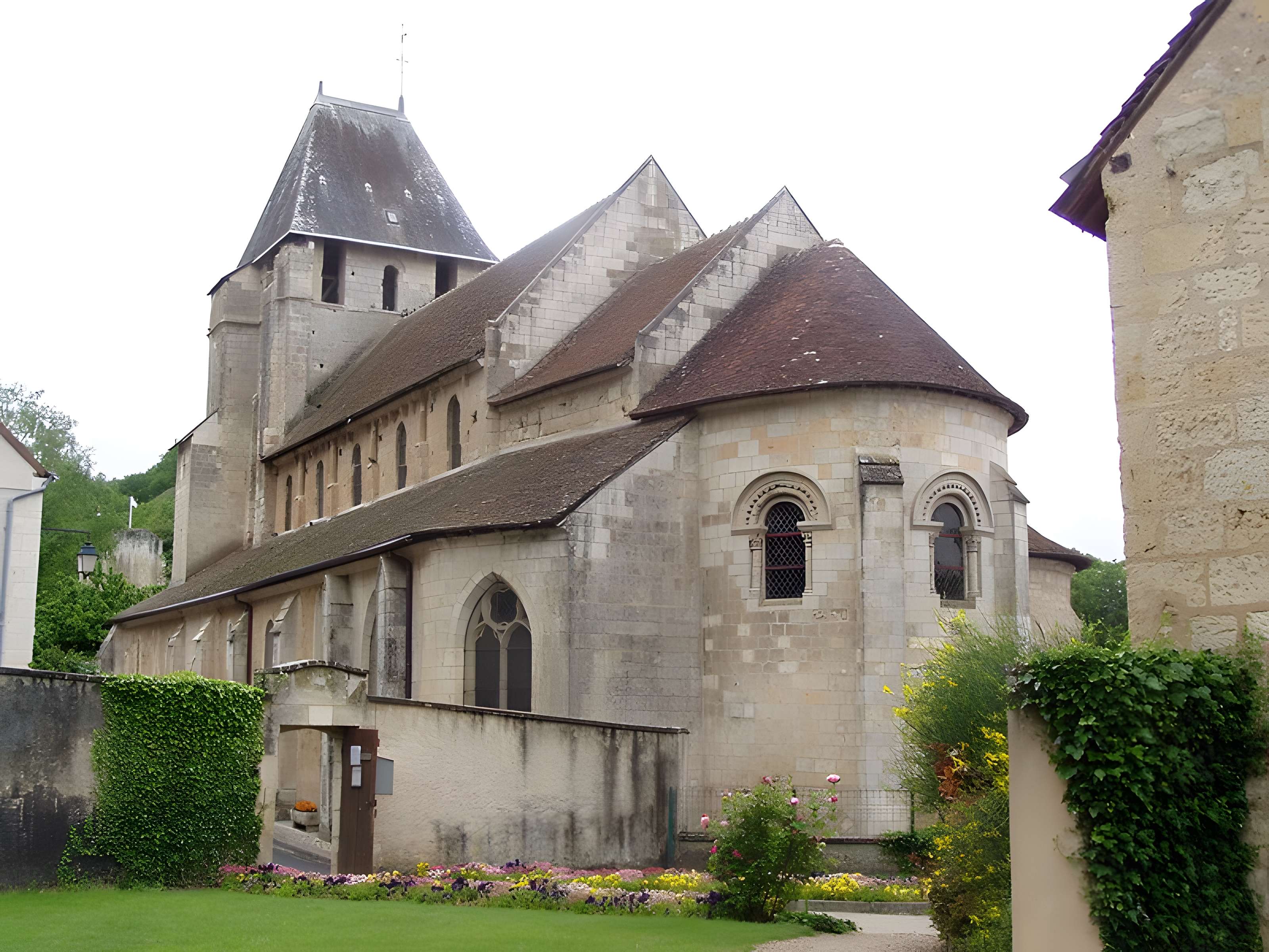 Église Saint-Genest de Lavardin