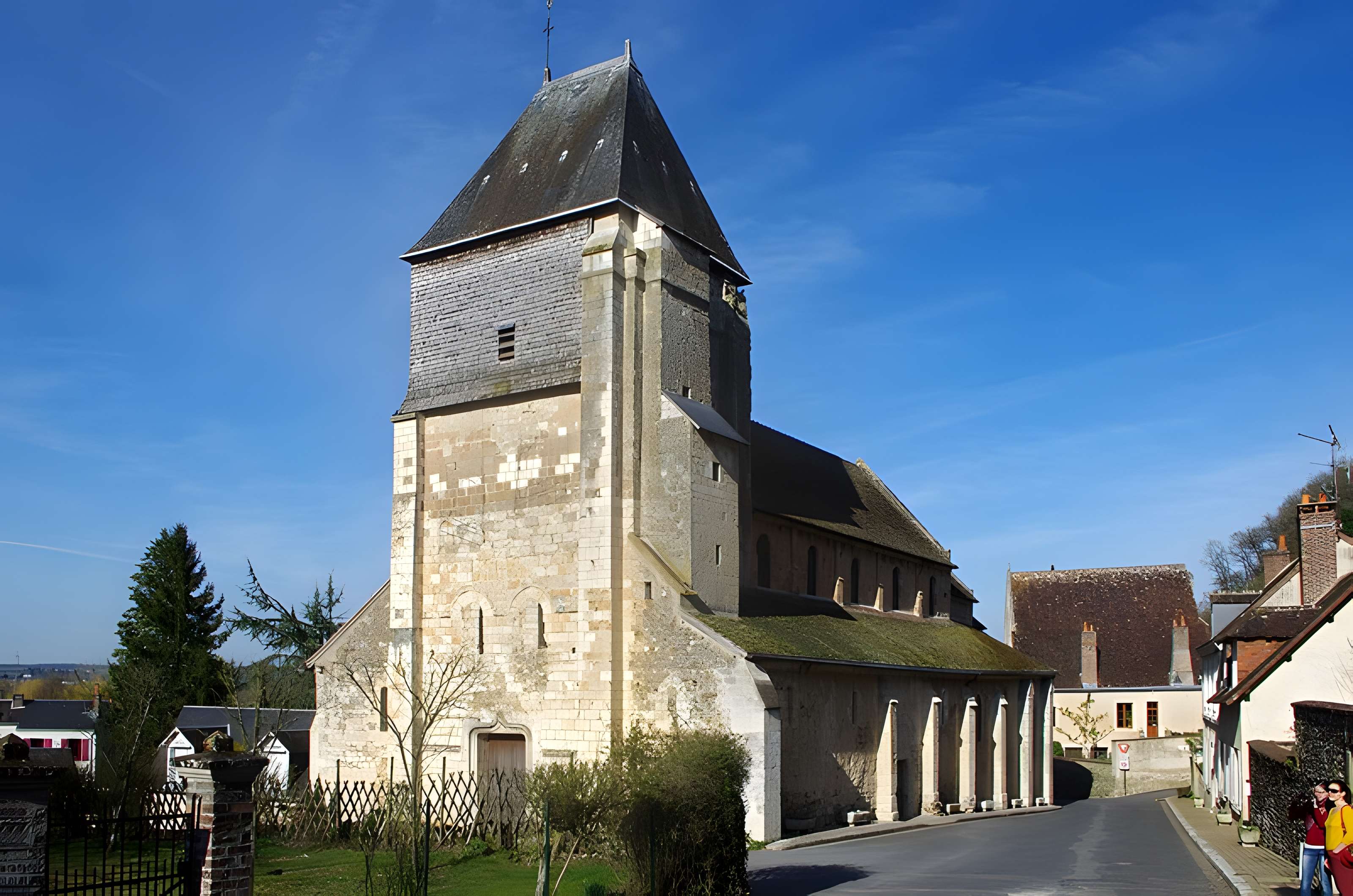 Église Saint-Genest de Lavardin