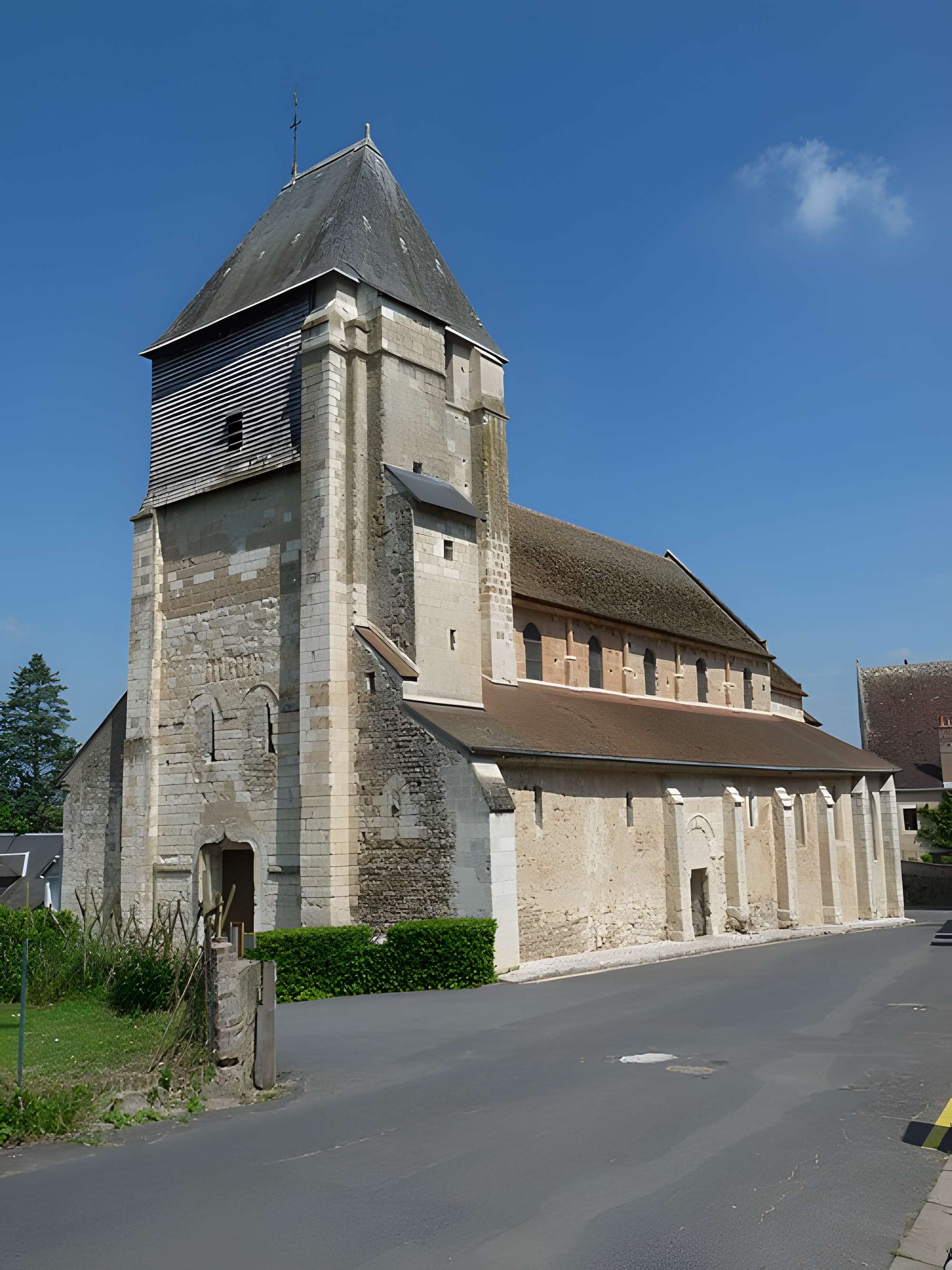 Église Saint-Genest de Lavardin