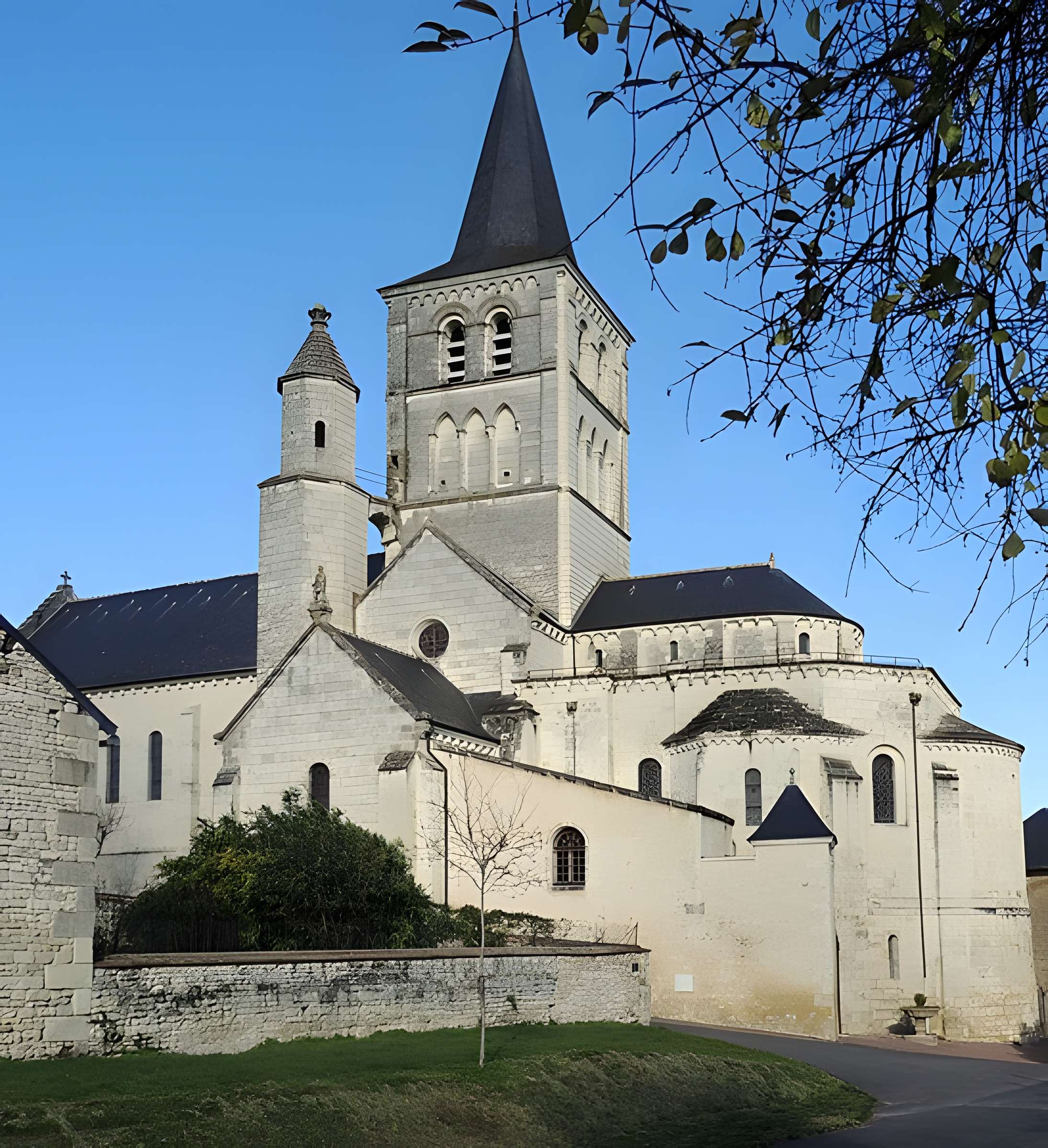 Église Saint-Georges de Faye-la-Vineuse