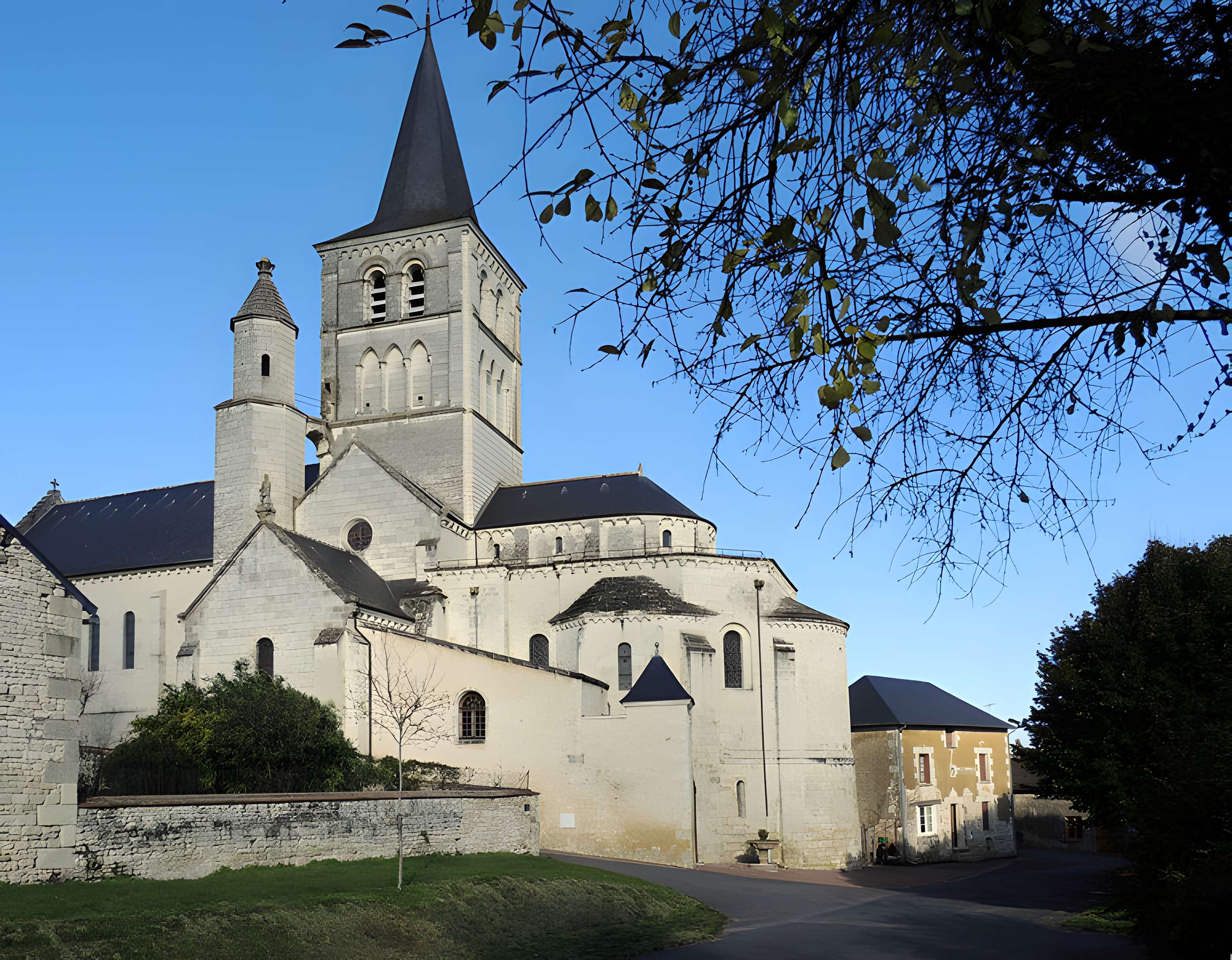 Église Saint-Georges de Faye-la-Vineuse