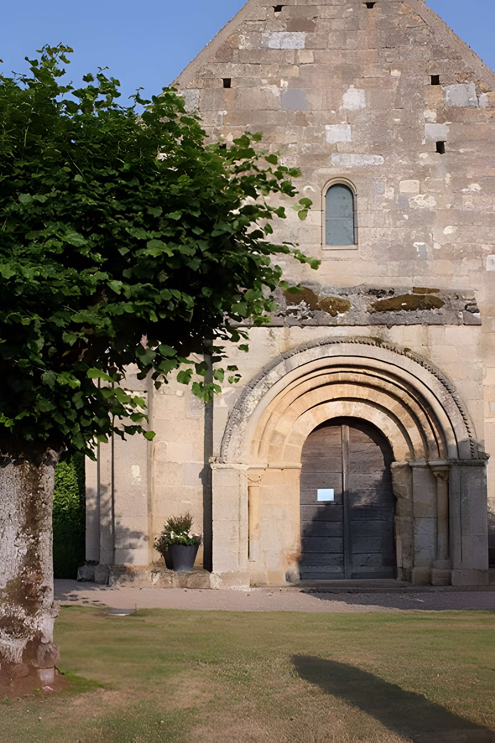 Église Saint-Georges de Saint-Jeanvrin