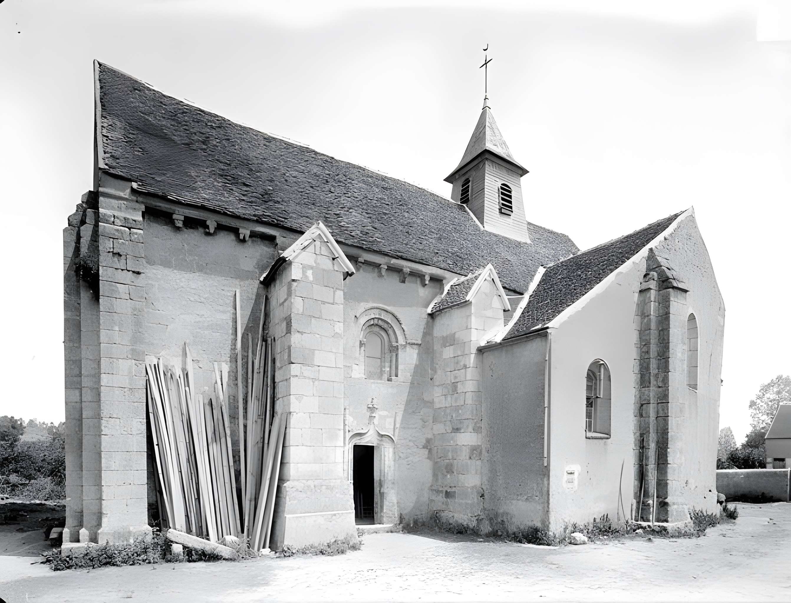 Église Saint-Georges de Saint-Jeanvrin