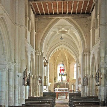 Église Saint-Georges de Trouans et croix