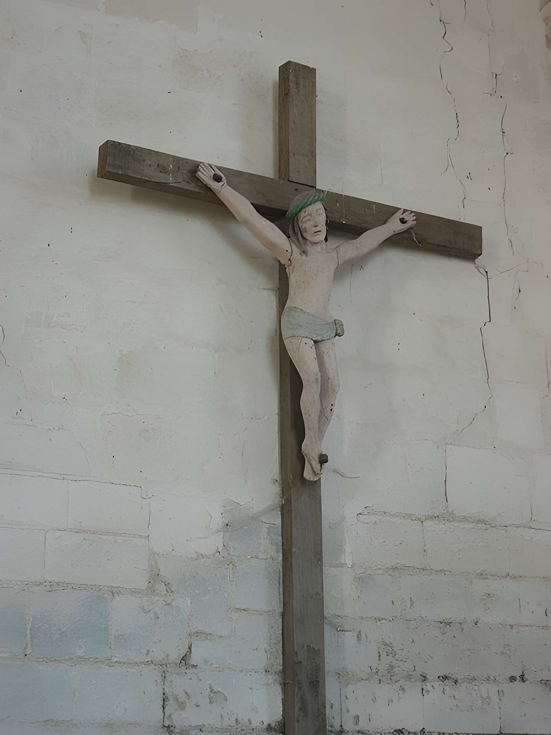 Église Saint-Georges de Trouans et croix