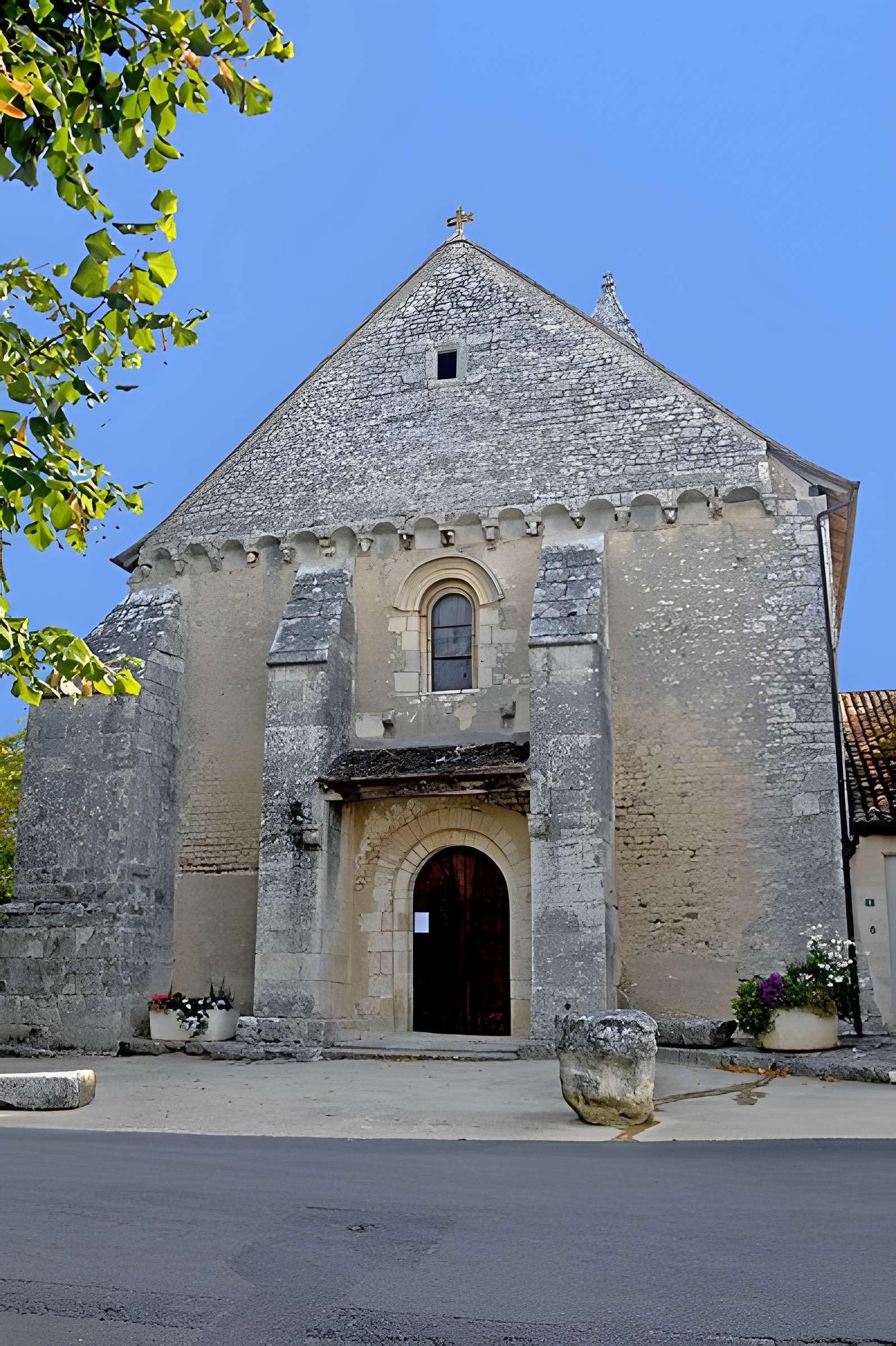 Église Saint-Gervais-et-Saint-Protais de Civaux
