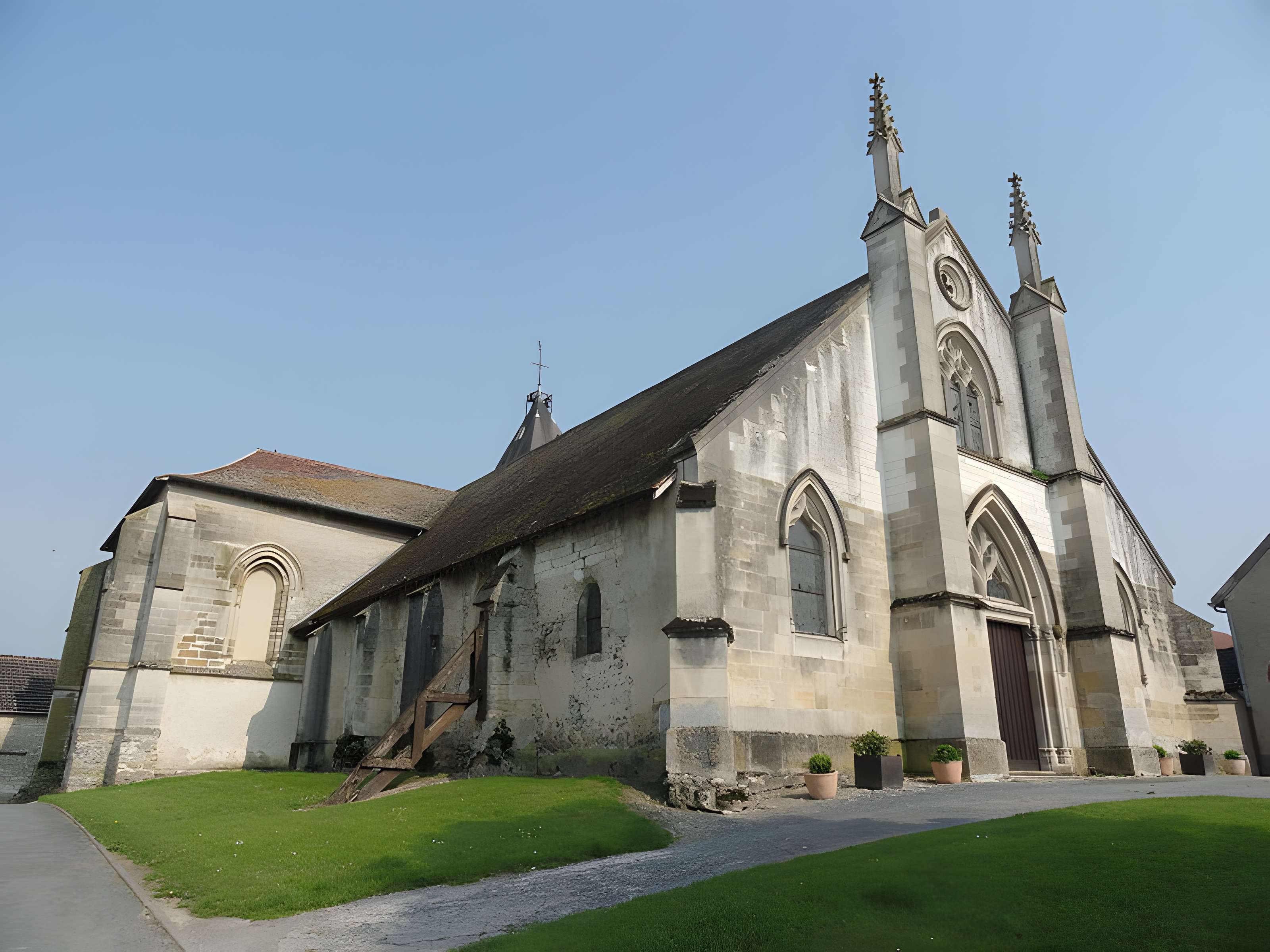 Église Saint-Hélain de Bisseuil