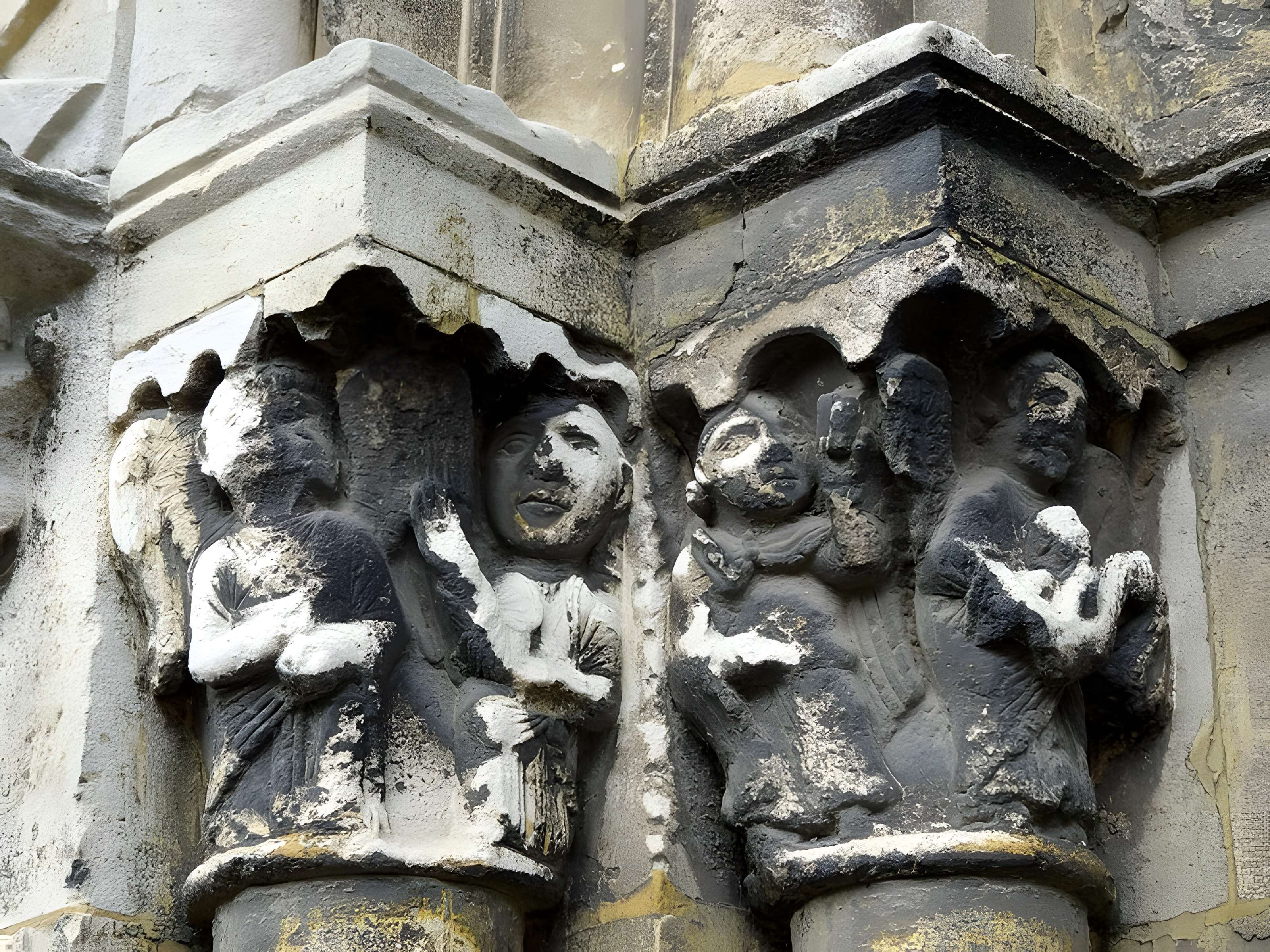 Église Saint-Hermeland de Bagneux