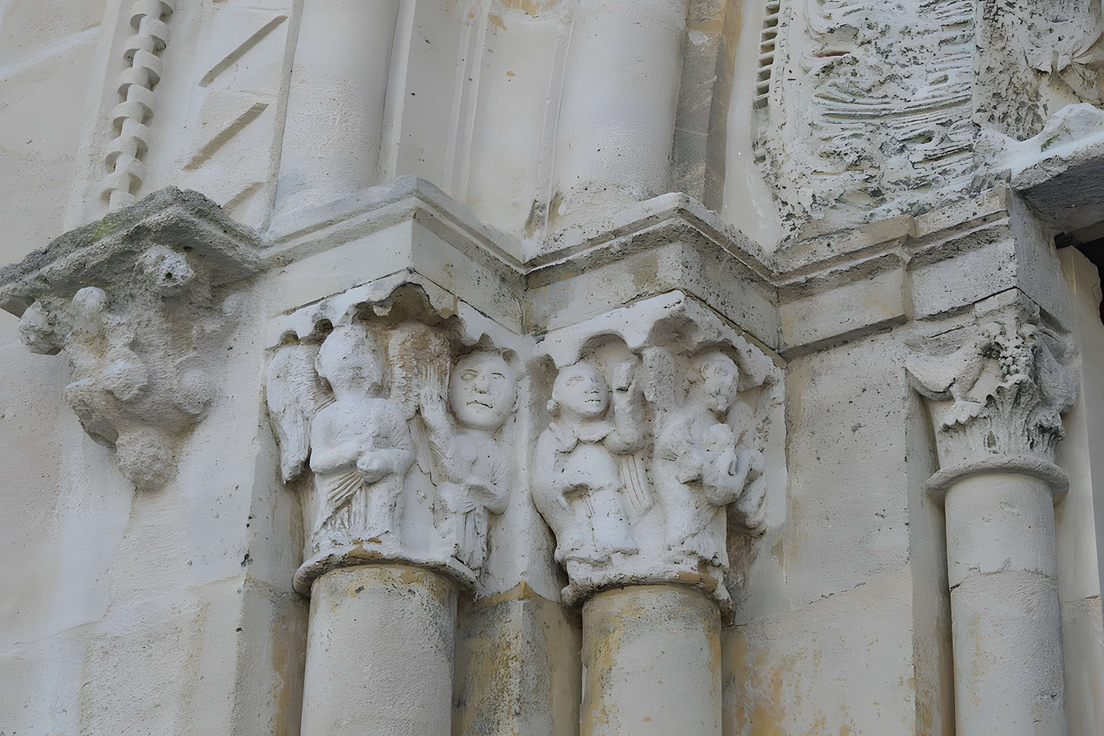 Église Saint-Hermeland de Bagneux