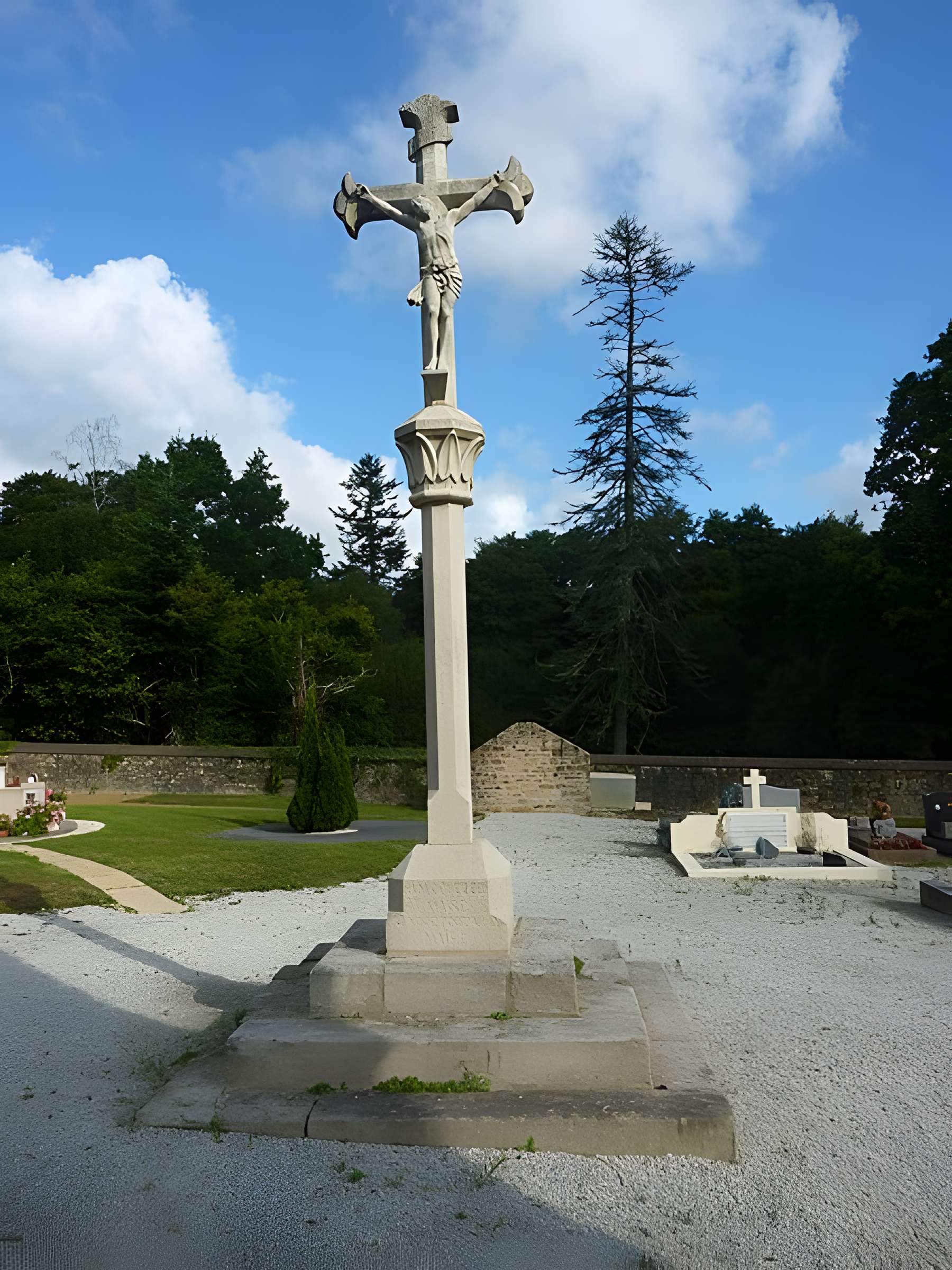 Église Saint-Hilaire de Clohars-Fouesnant