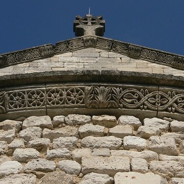 Église Saint-Michel de La Garde-Adhémar
