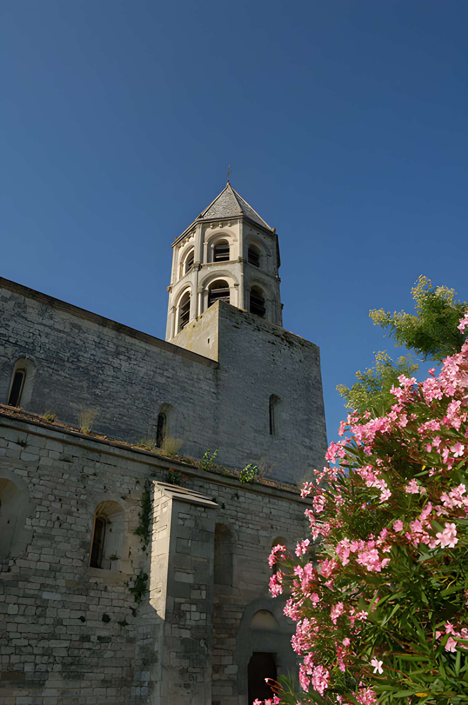 Église Saint-Michel de La Garde-Adhémar