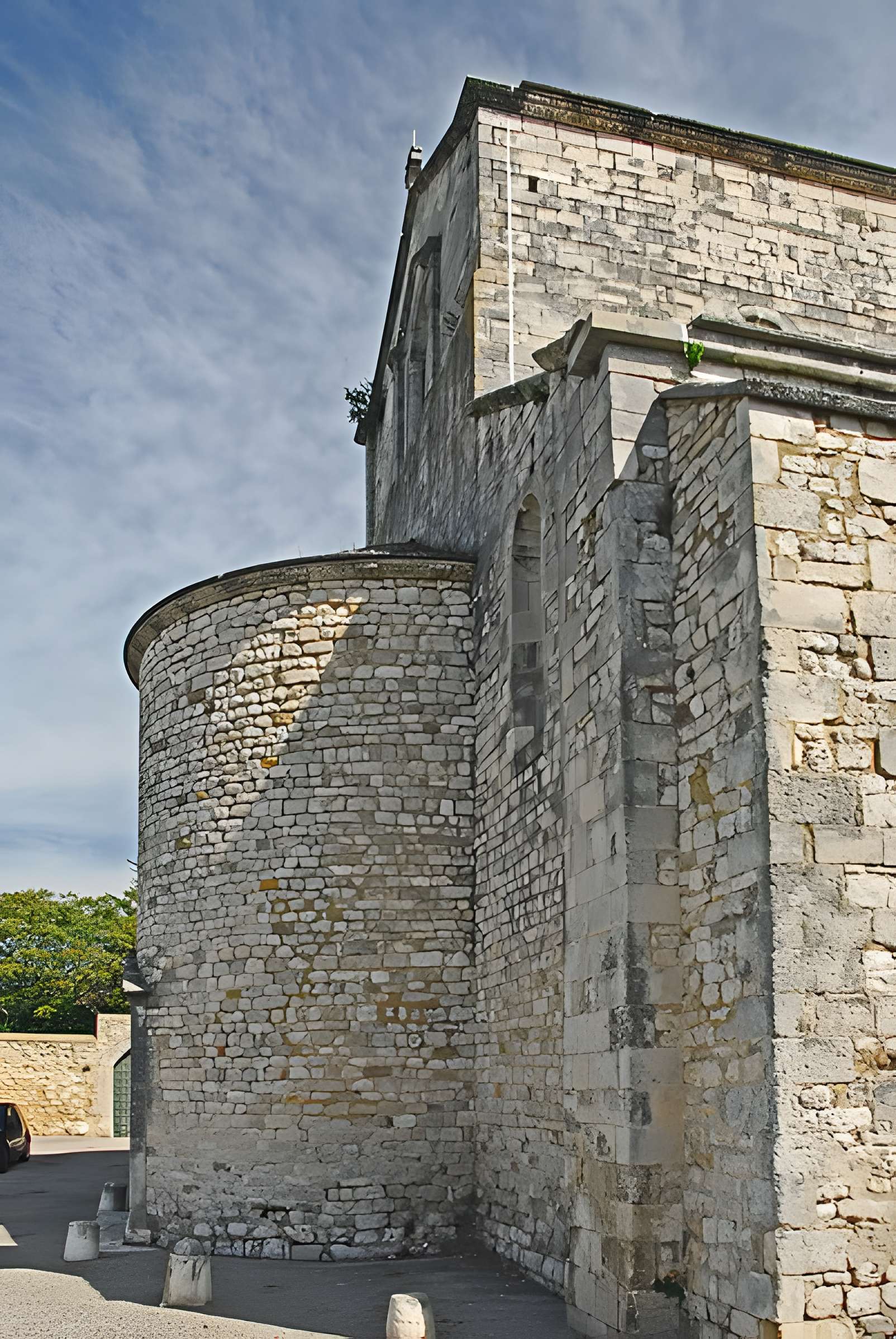 Église Saint-Michel de La Garde-Adhémar