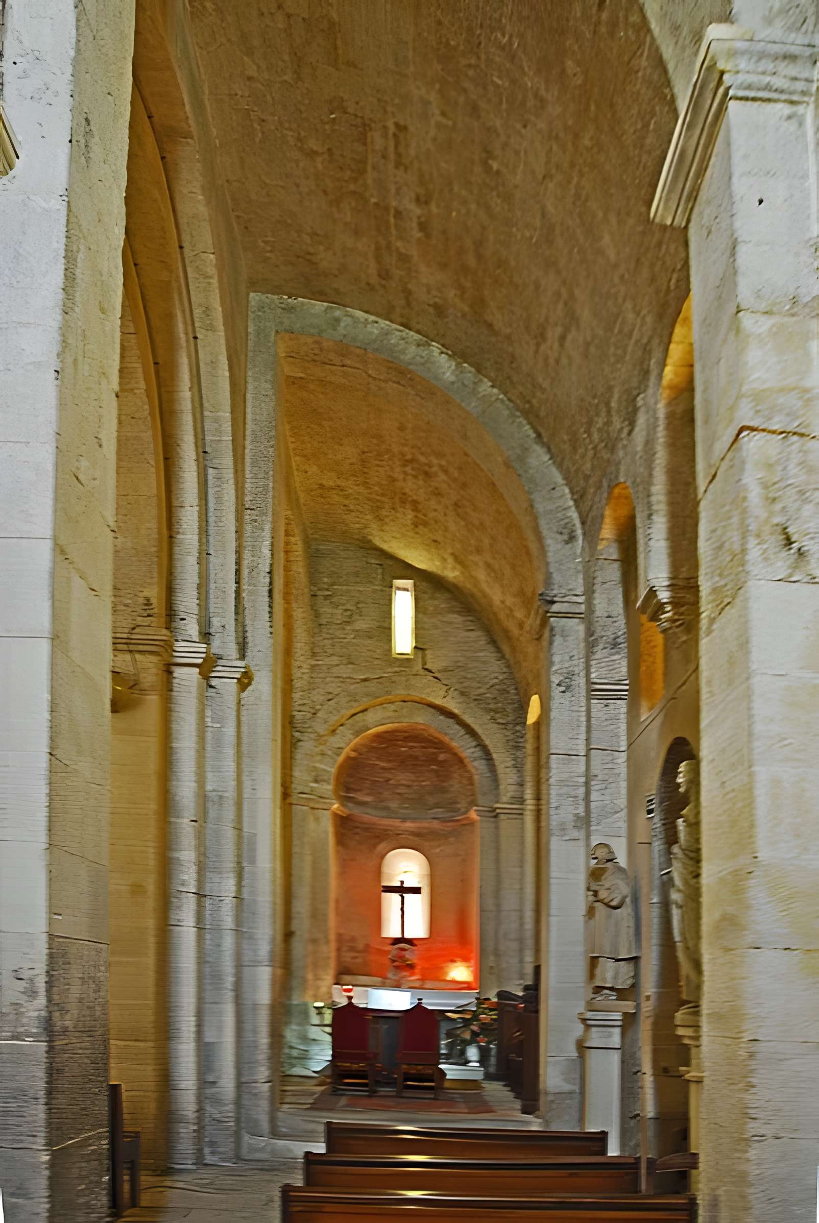 Église Saint-Michel de La Garde-Adhémar