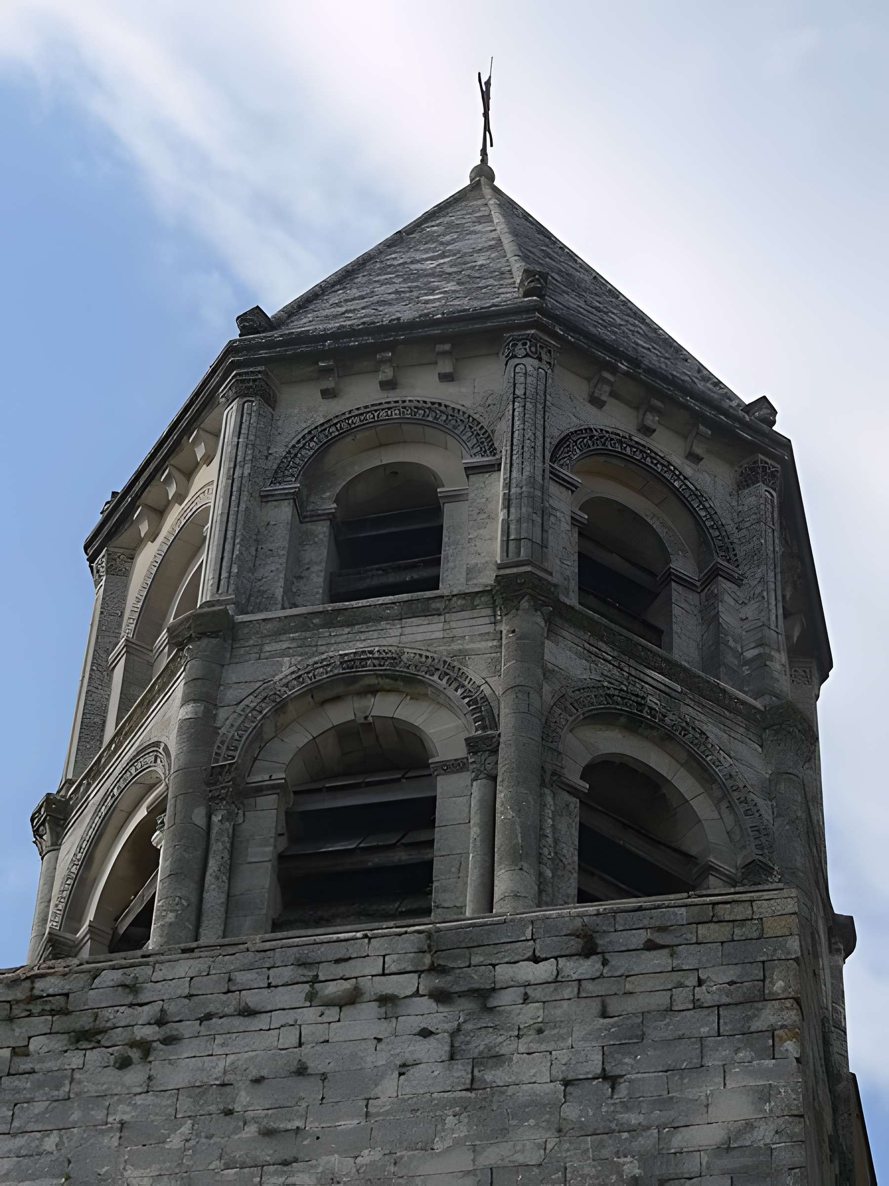 Église Saint-Michel de La Garde-Adhémar