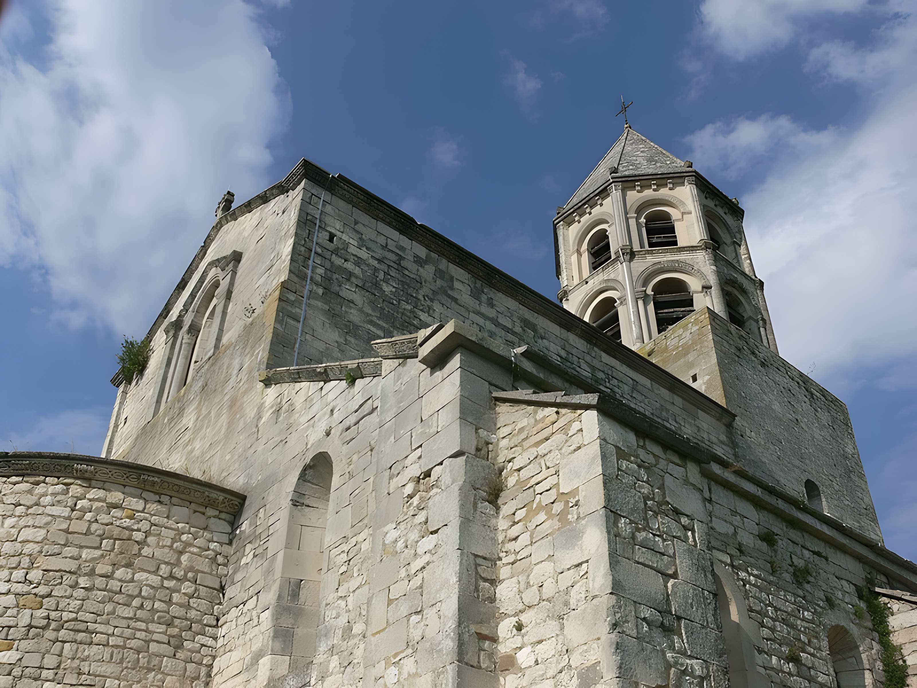 Église Saint-Michel de La Garde-Adhémar