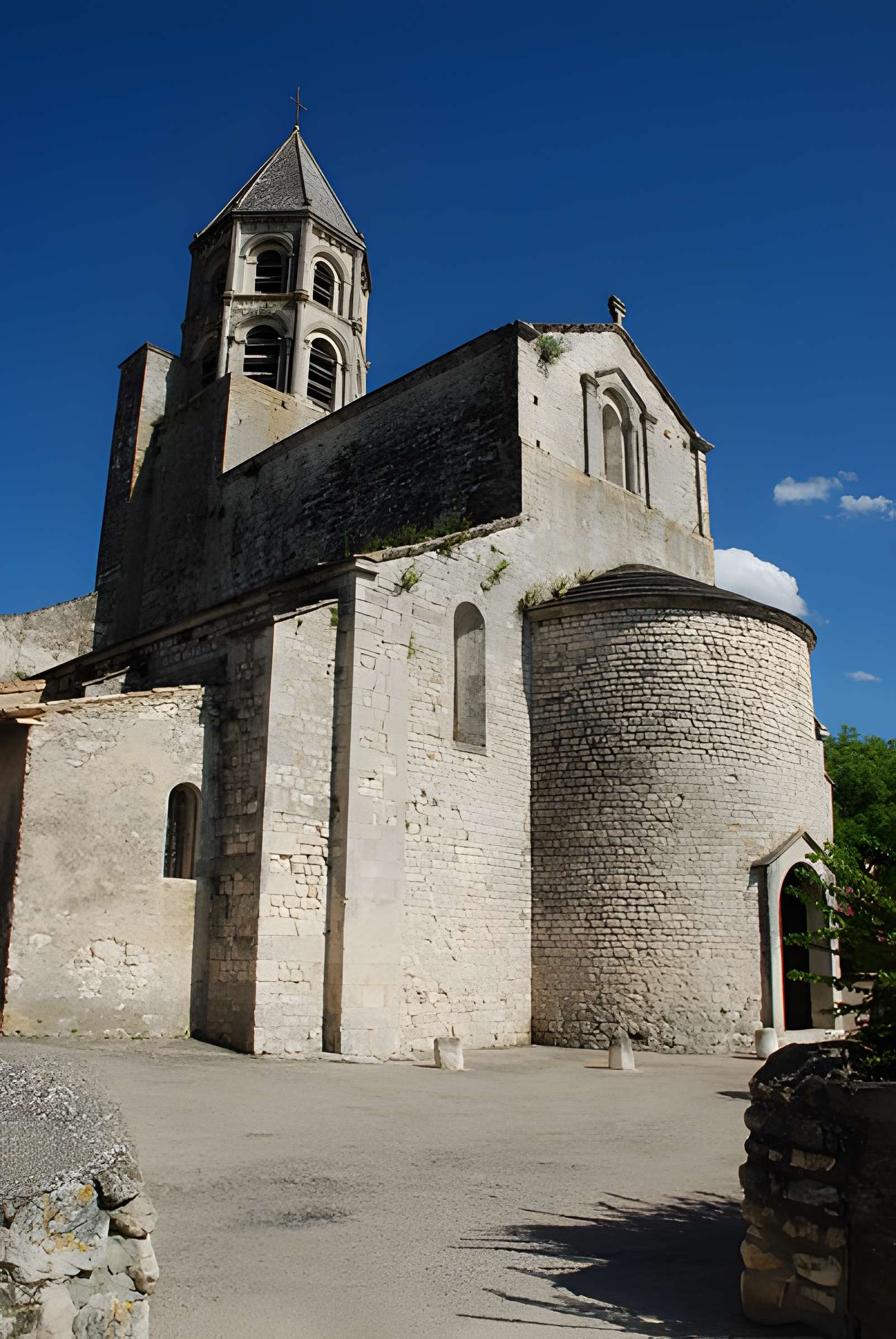 Église Saint-Michel de La Garde-Adhémar