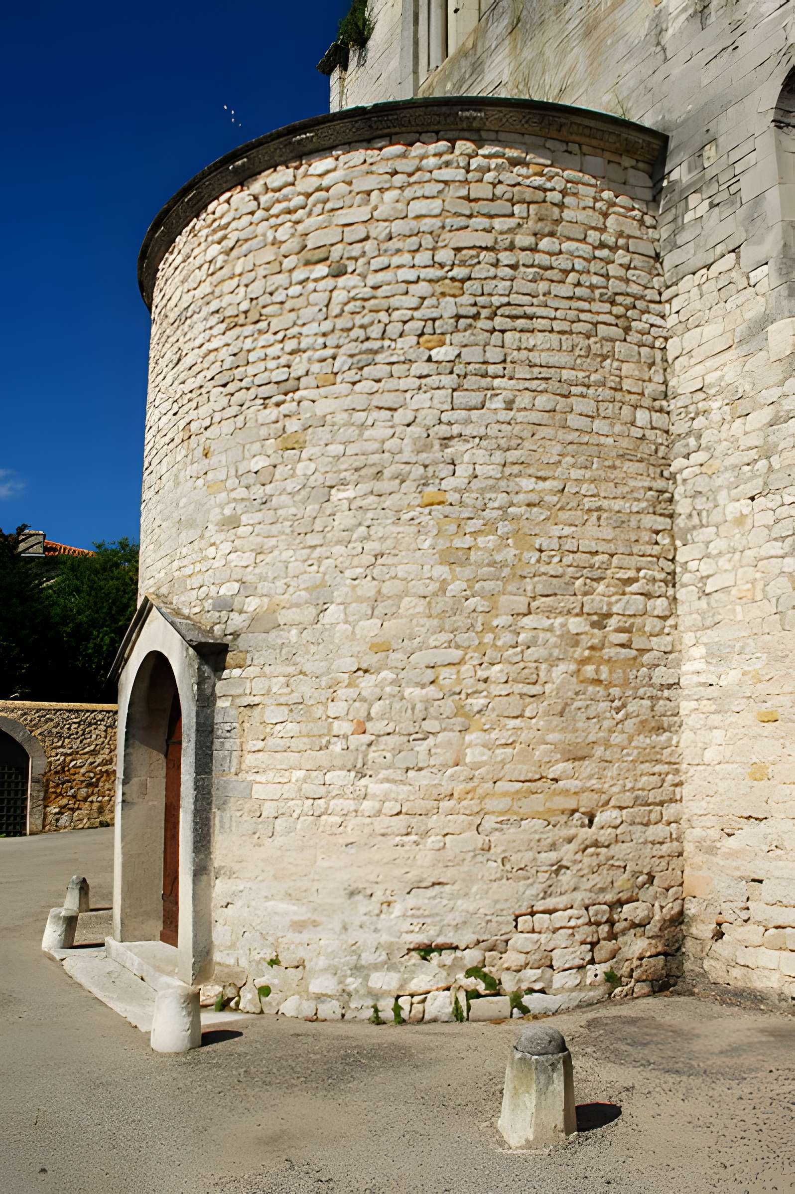 Église Saint-Michel de La Garde-Adhémar