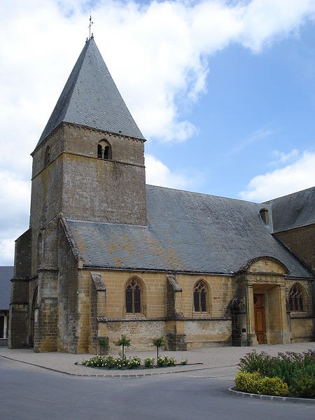 Photo de Église Saint-Jacques du Chesne et croix