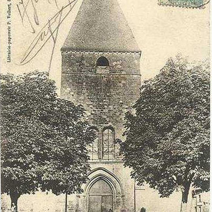 Photo de Église Saint-Jacques du Chesne et croix