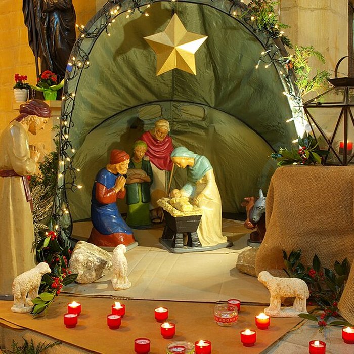 Photo de Église Saint-Jacques du Chesne et croix