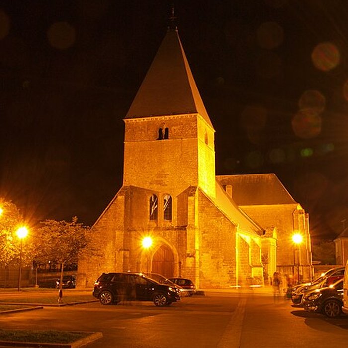 Photo de Église Saint-Jacques du Chesne et croix