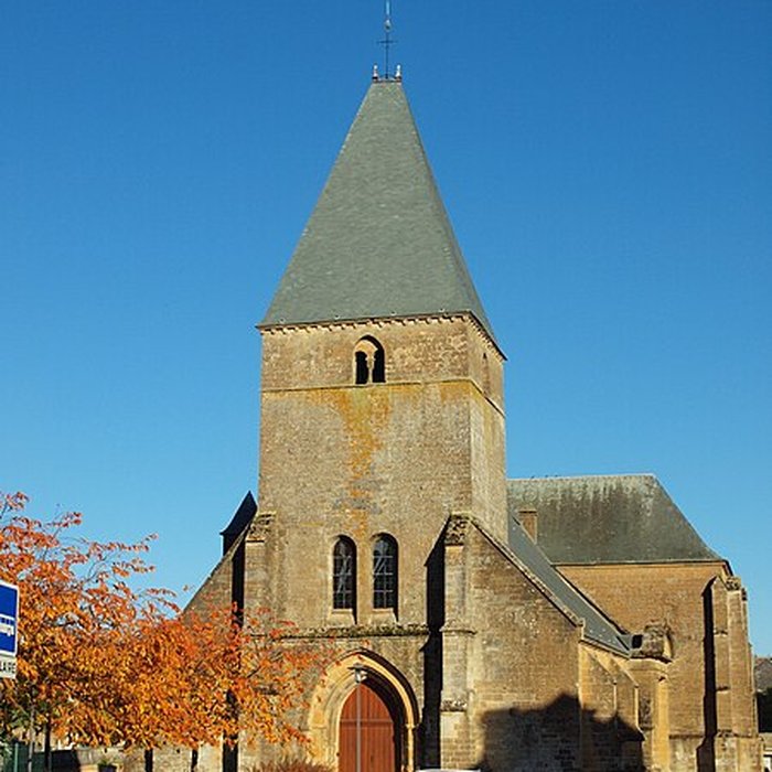 Photo de Église Saint-Jacques du Chesne et croix