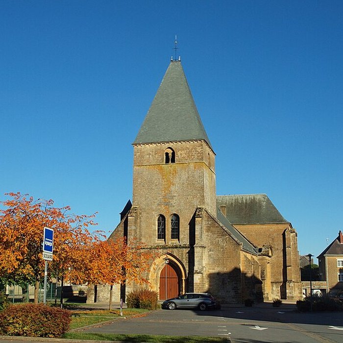 Photo de Église Saint-Jacques du Chesne et croix