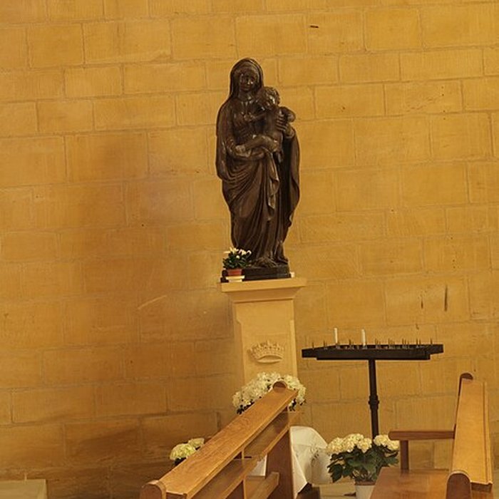 Photo de Église Saint-Jacques du Chesne et croix