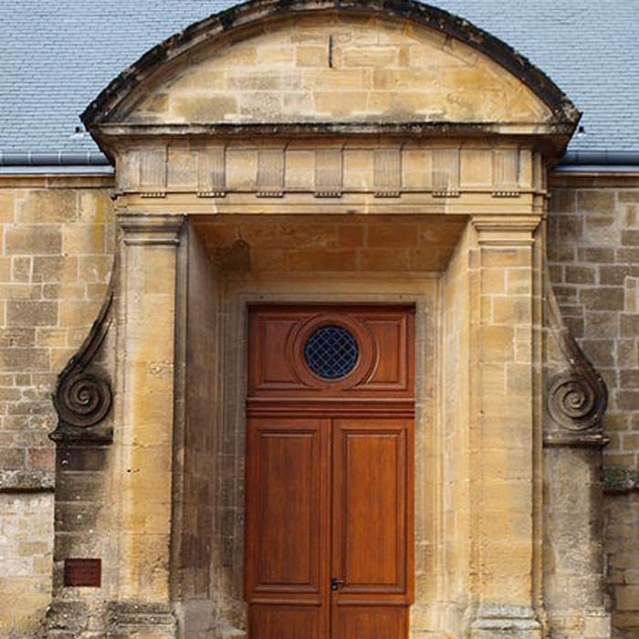 Photo de Église Saint-Jacques du Chesne et croix