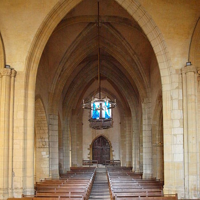 Photo de Église Saint-Jacques du Chesne et croix