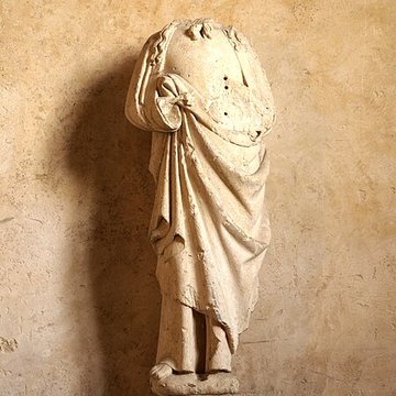 Église Saint-Jacques du Chesne et croix