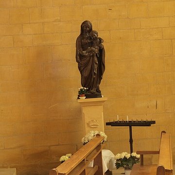 Église Saint-Jacques du Chesne et croix