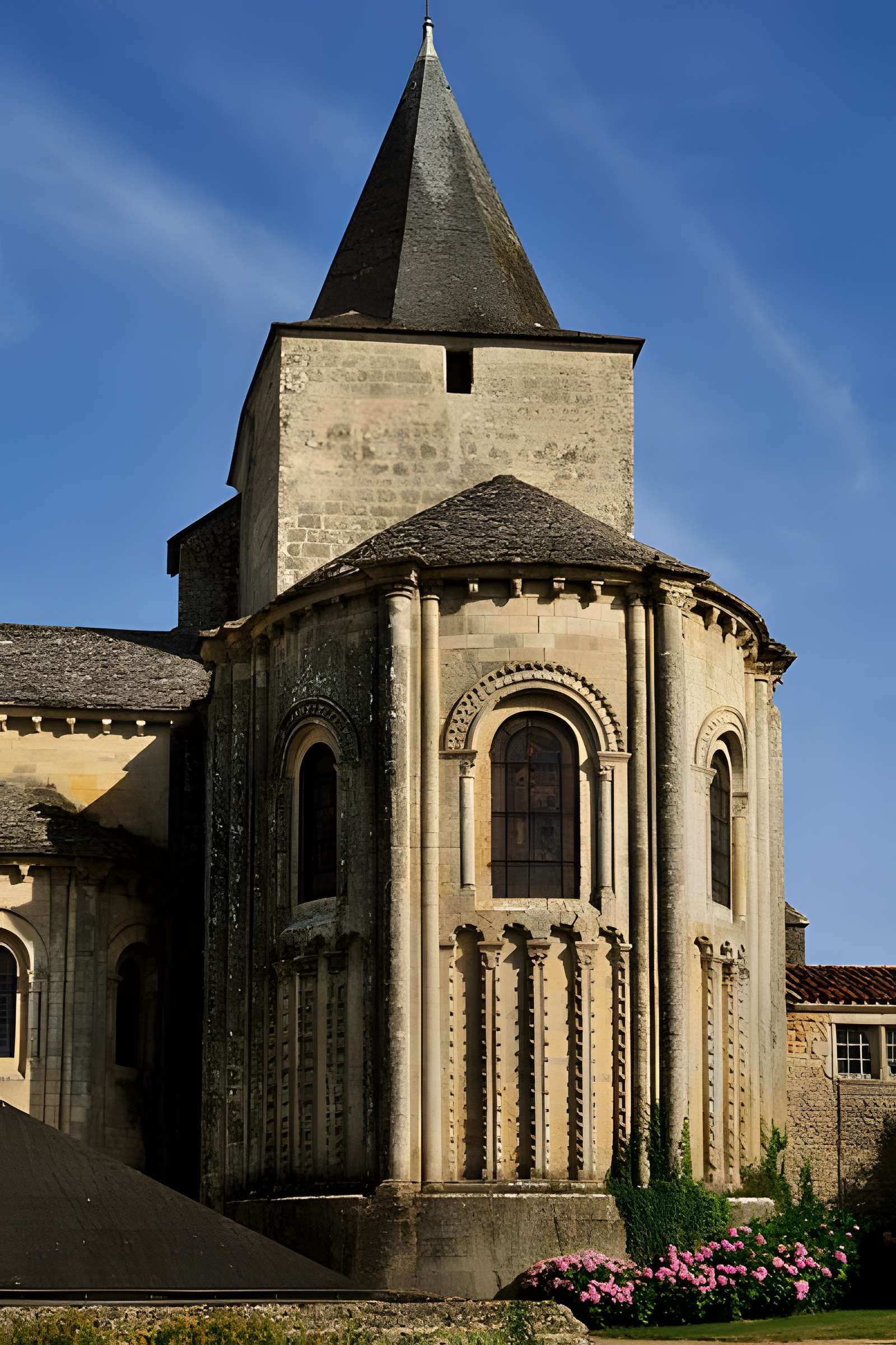 Église Saint-Jean-Baptiste de Jazeneuil