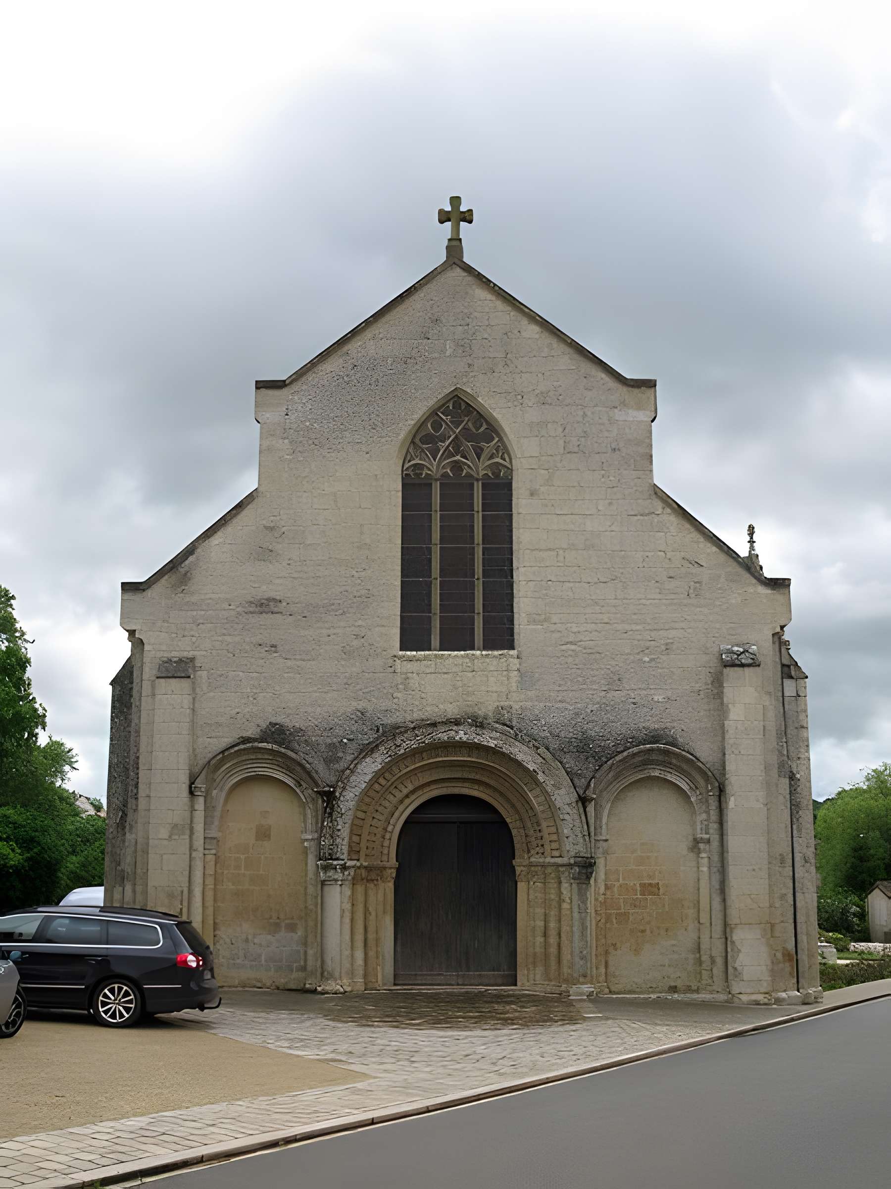 Église Saint-Jean-Baptiste de Jazeneuil